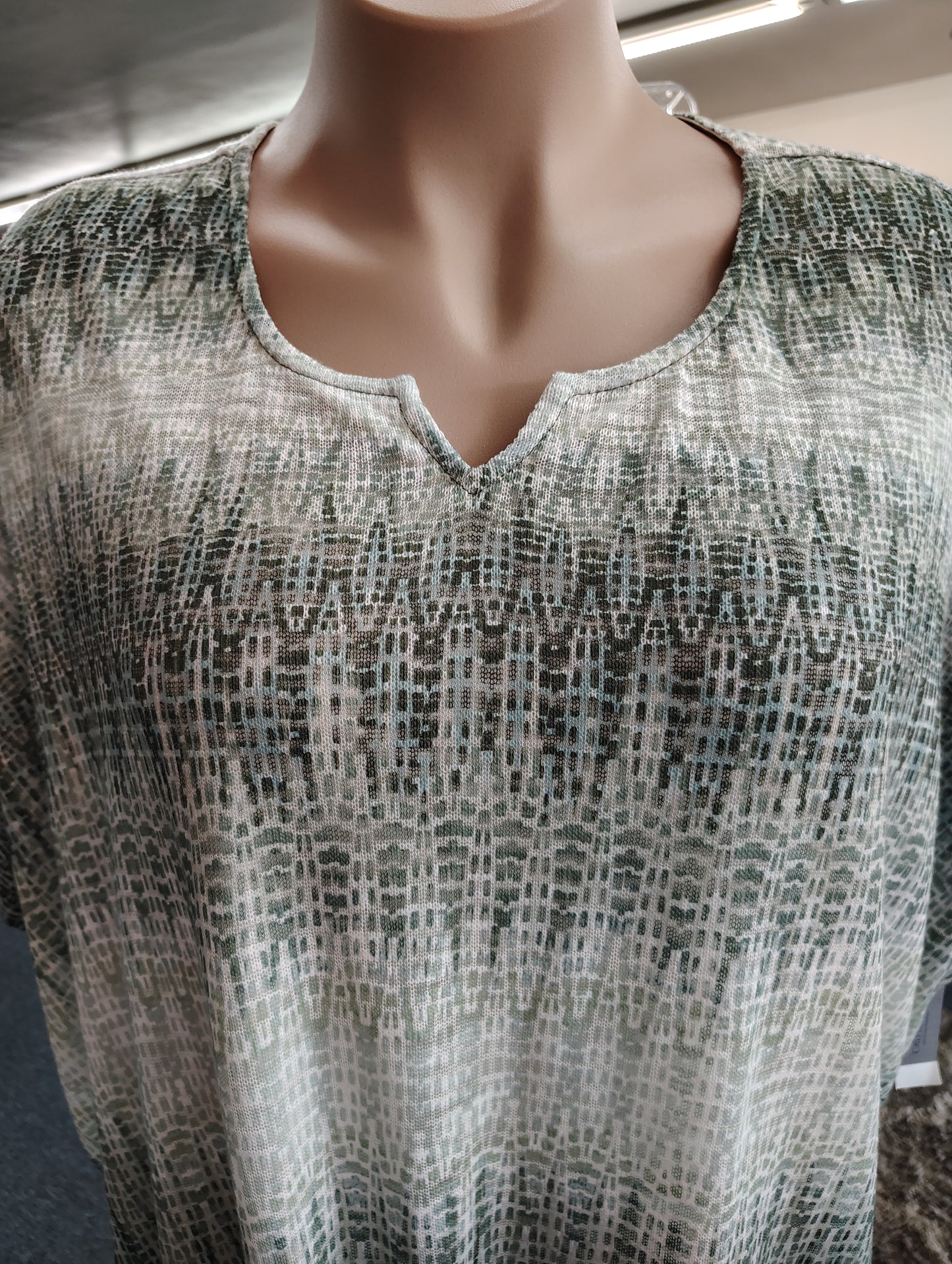 Catherines NWT knot front green top size 5x