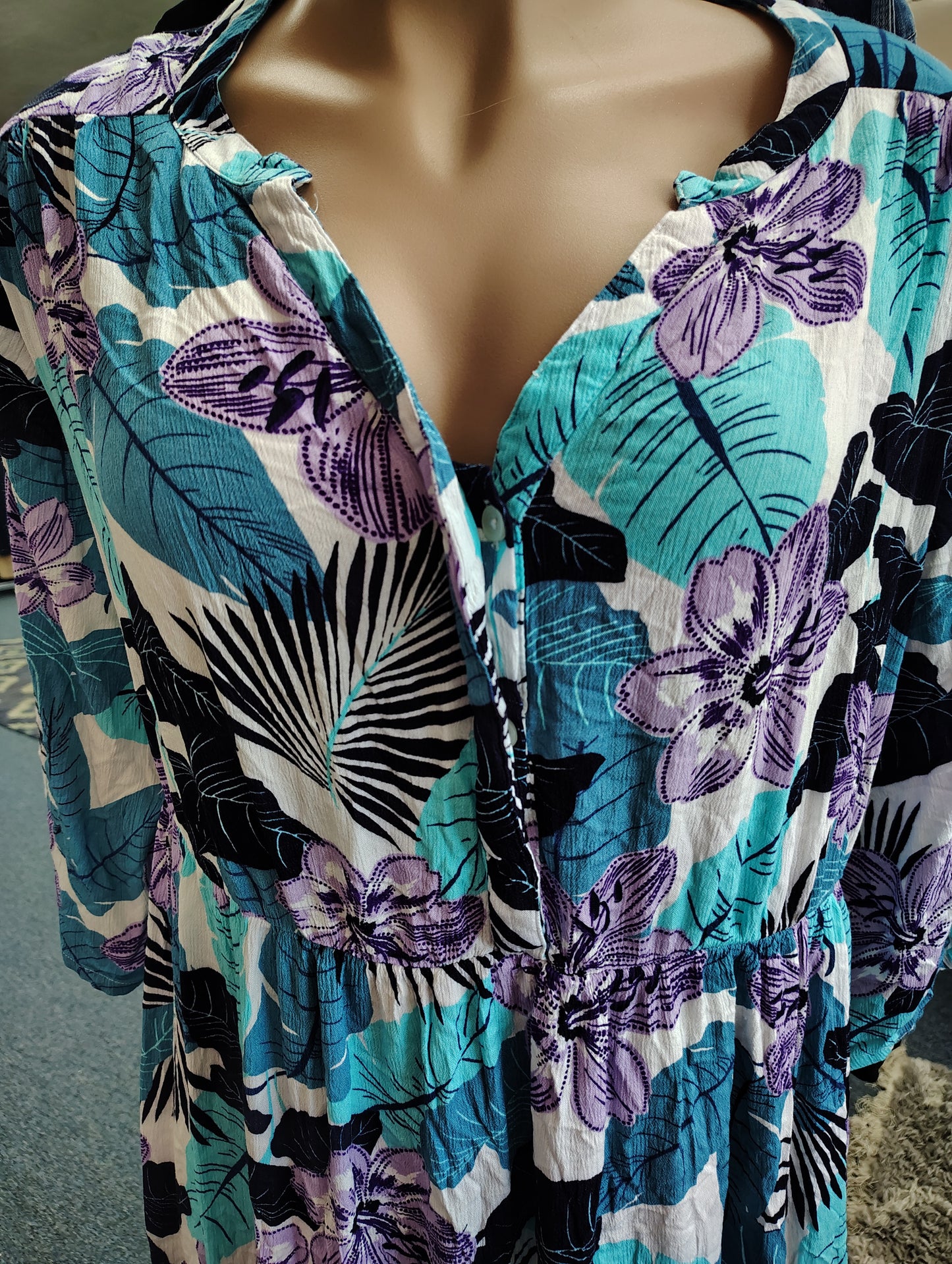 Catherines floral short sleeve lightweight knee length dress 5x