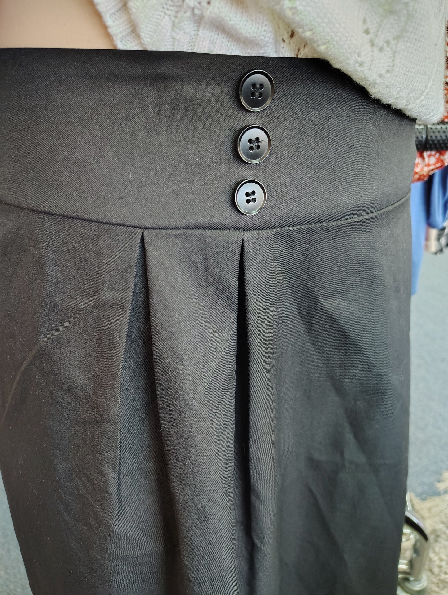 Bloomchic black heavy stretch midi skirt pull on size 18/20 2x