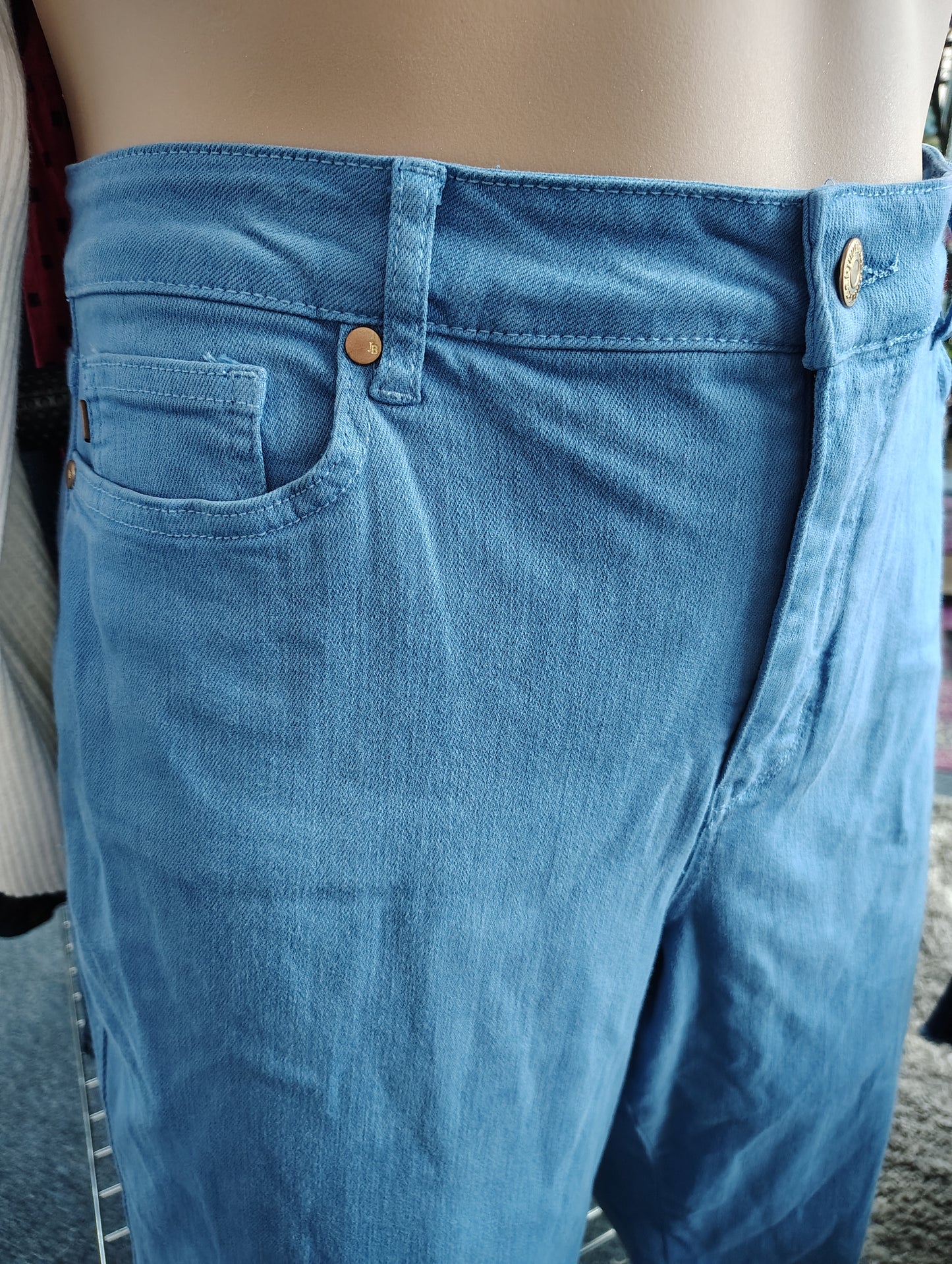 Judy Blue NWT cornflower blue cropped jeans size 20w