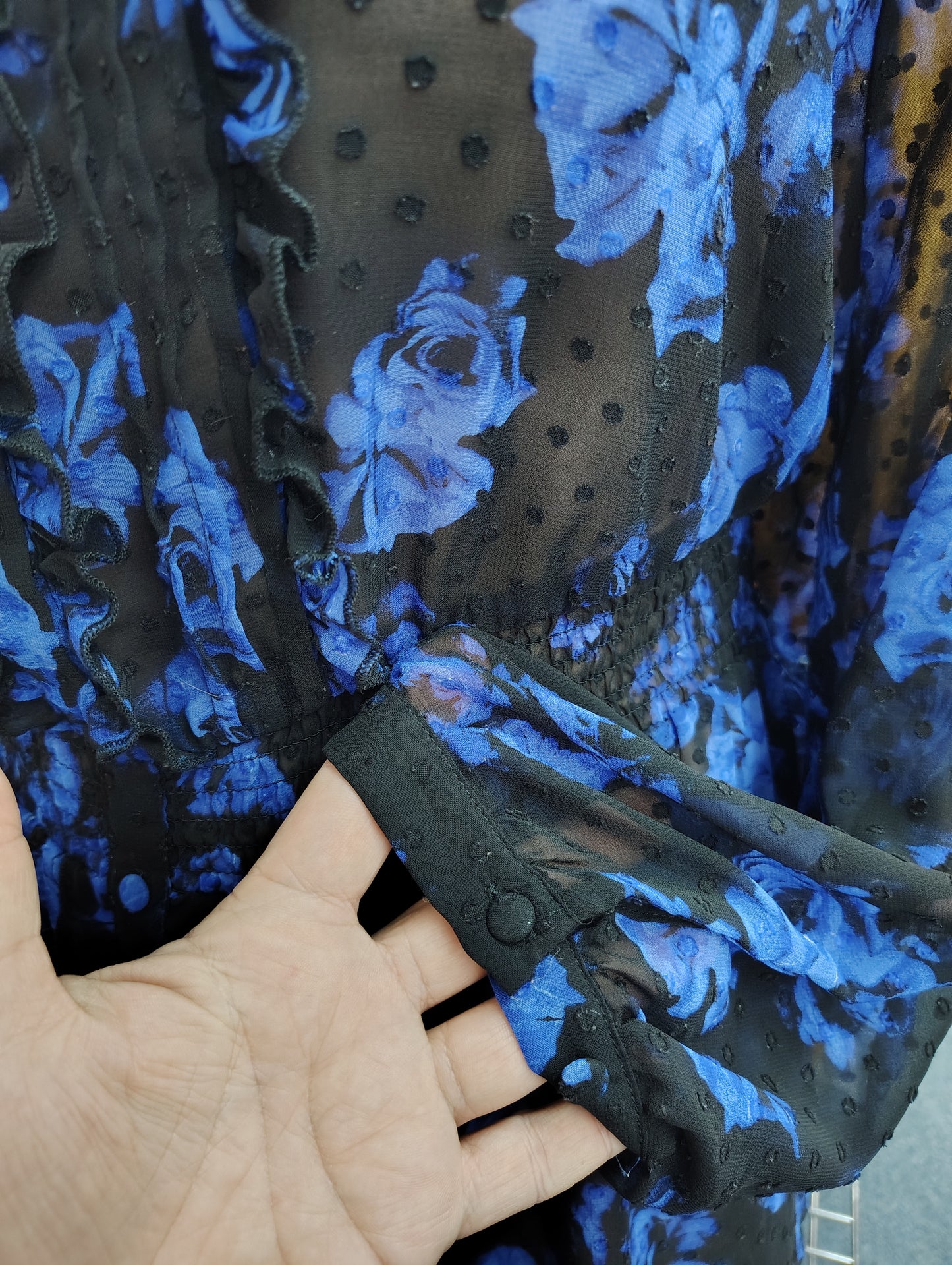 Torrid blue and black floral dressy top size 4x