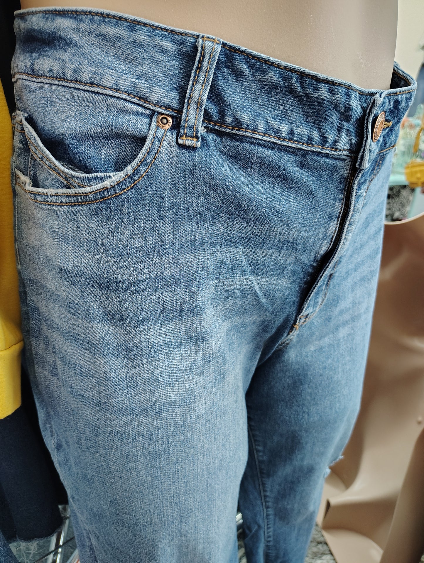 Maurices straight leg distressed jeans size 24w