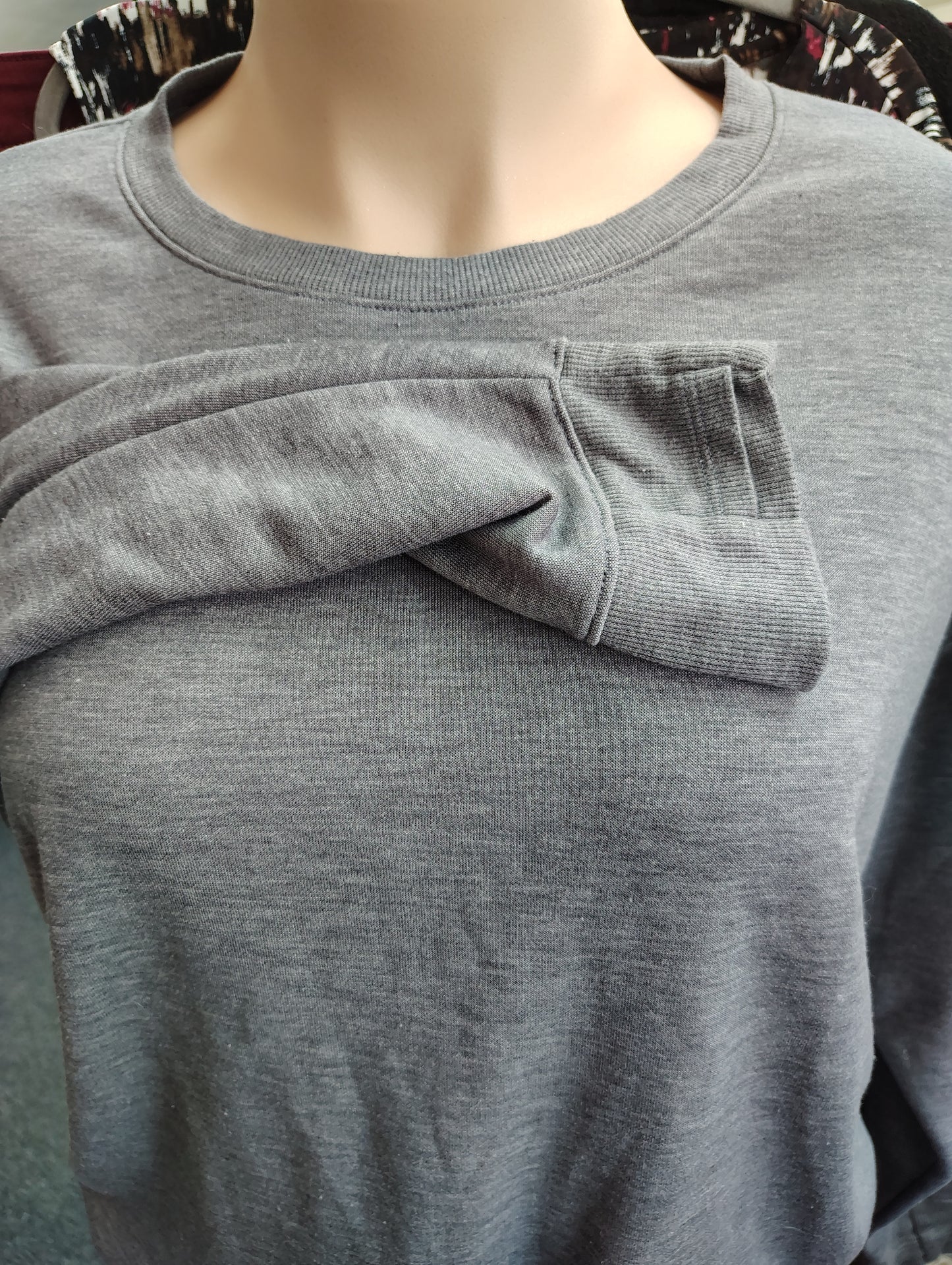 Tek Gear on the go crop gray sweatshirt 3x