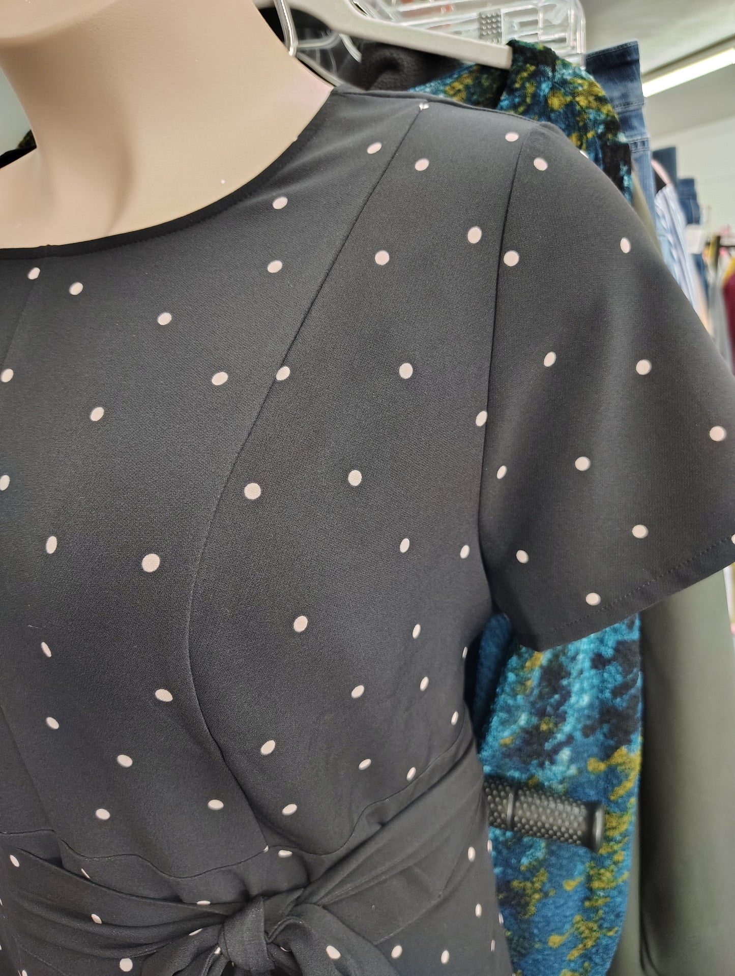 Lane Bryant black polka dot tunic top with belt size 20 2x