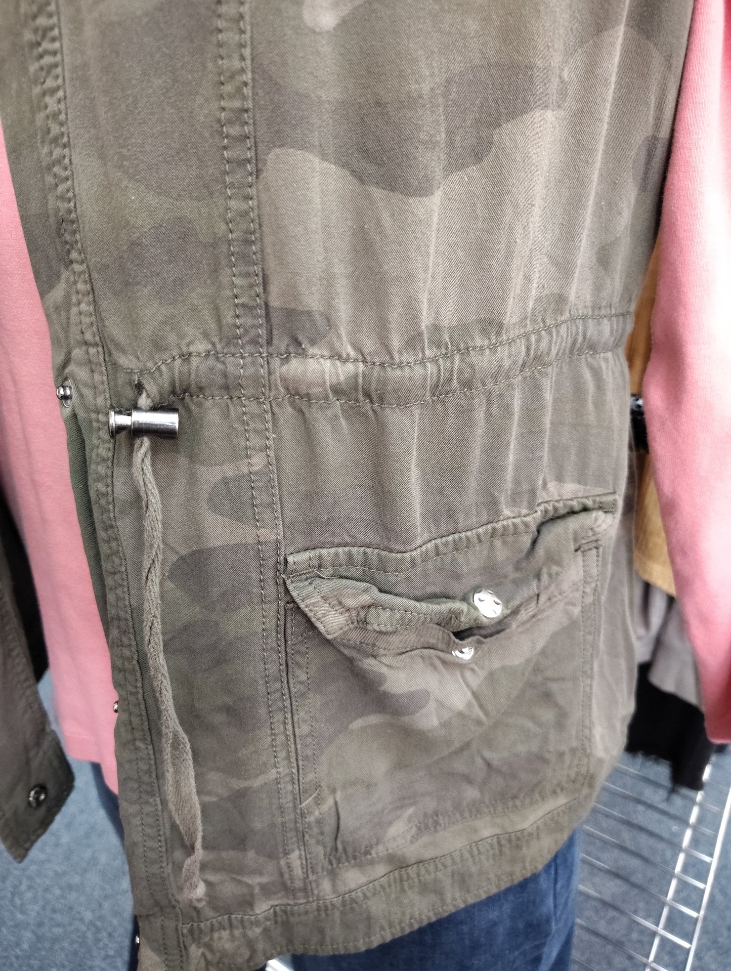 Maurices camo button front vest size xxl