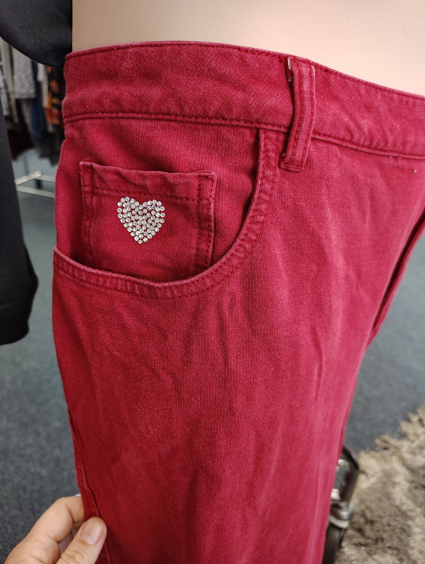 Dream Jeannes Quaker Factory red straight leg jeans size 26