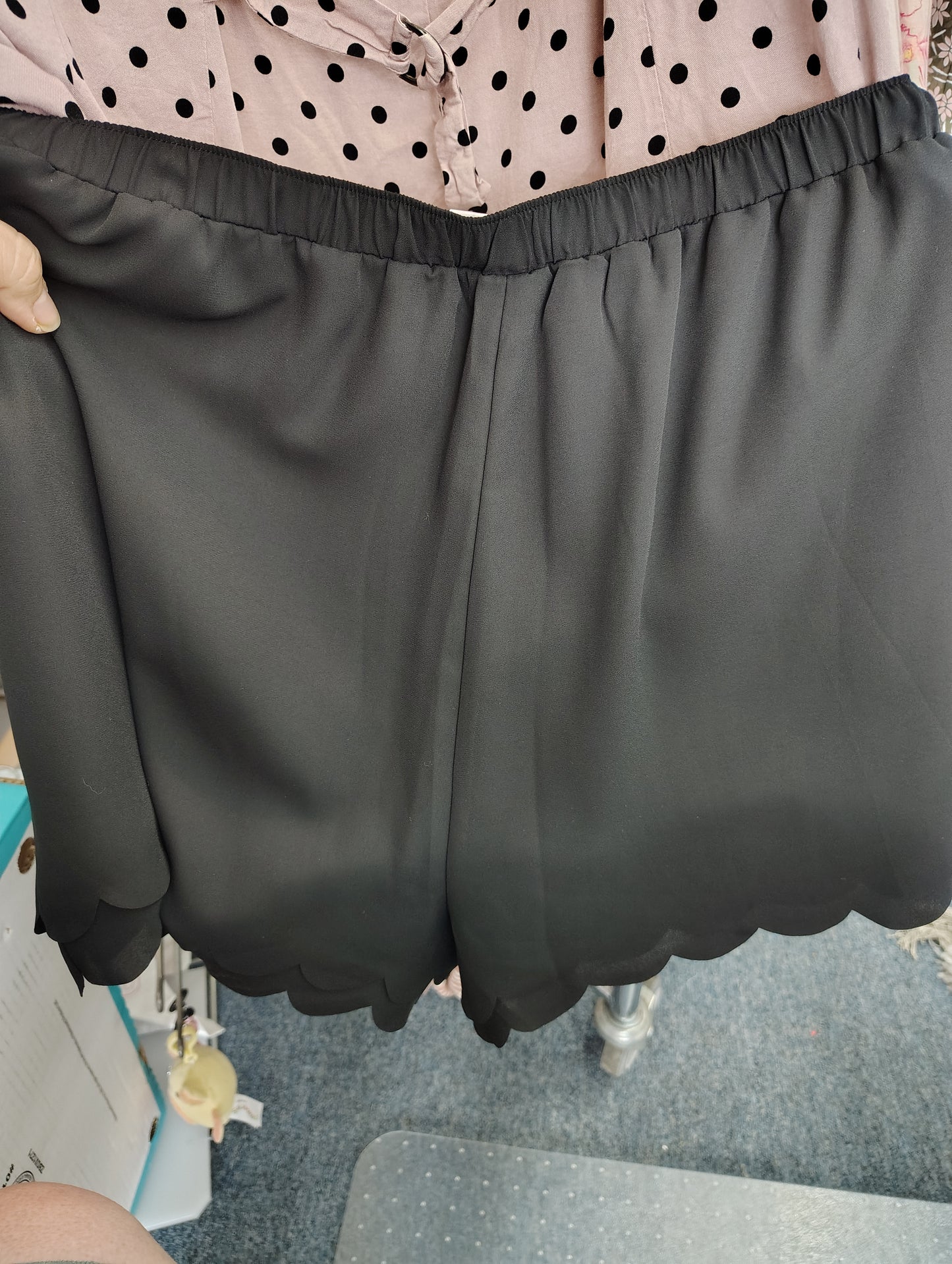 Lauren Conrad black scalloped hem dress shorts size xxl