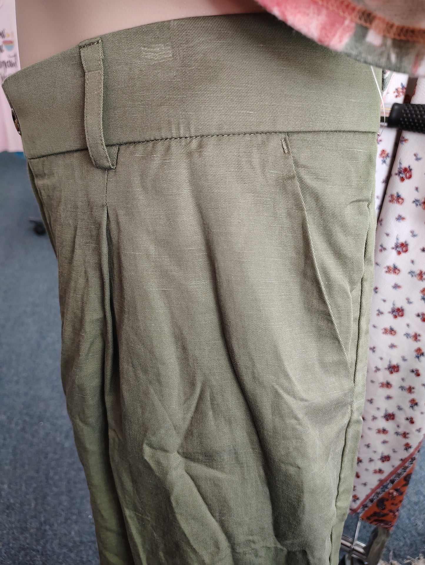 Torrid olive green chino dress shorts size 22