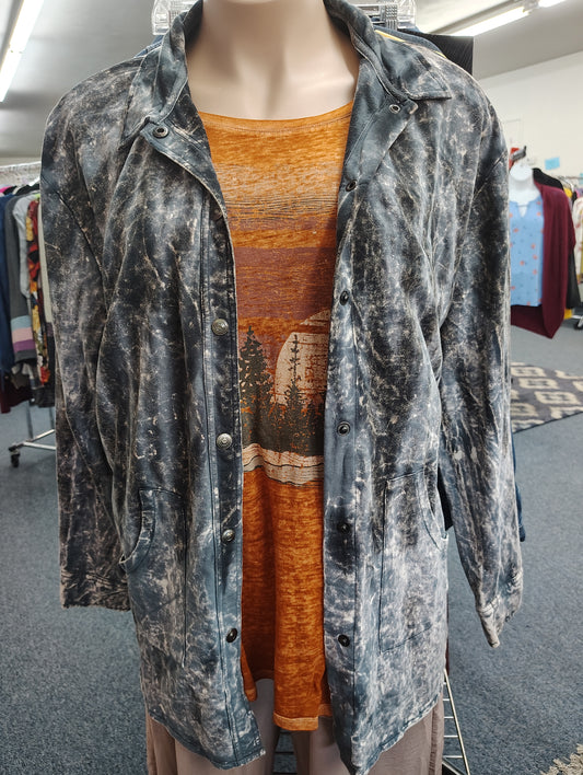 Acid washed black shacket button front top size 3x