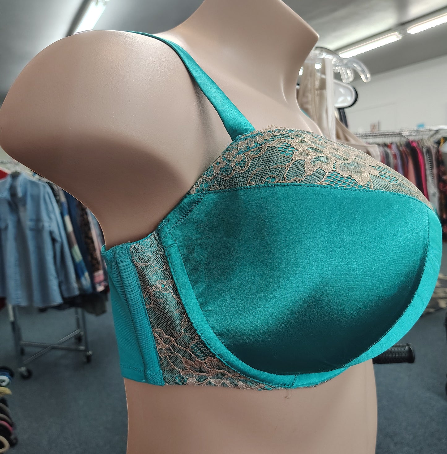 Cacique teal lace underwire balconette bra size 42F