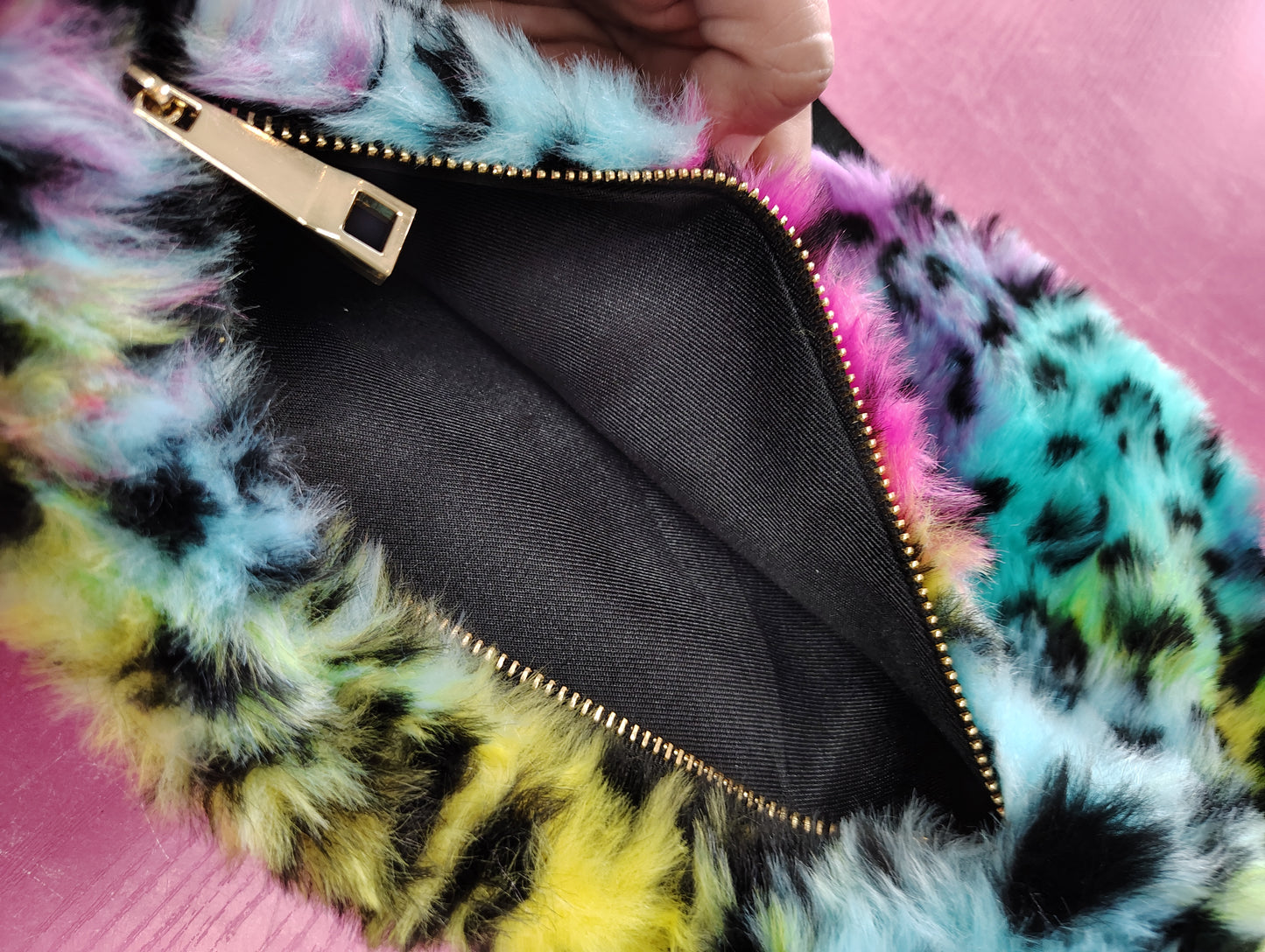 New fuzzy animal print fanny pack with zipper pocket