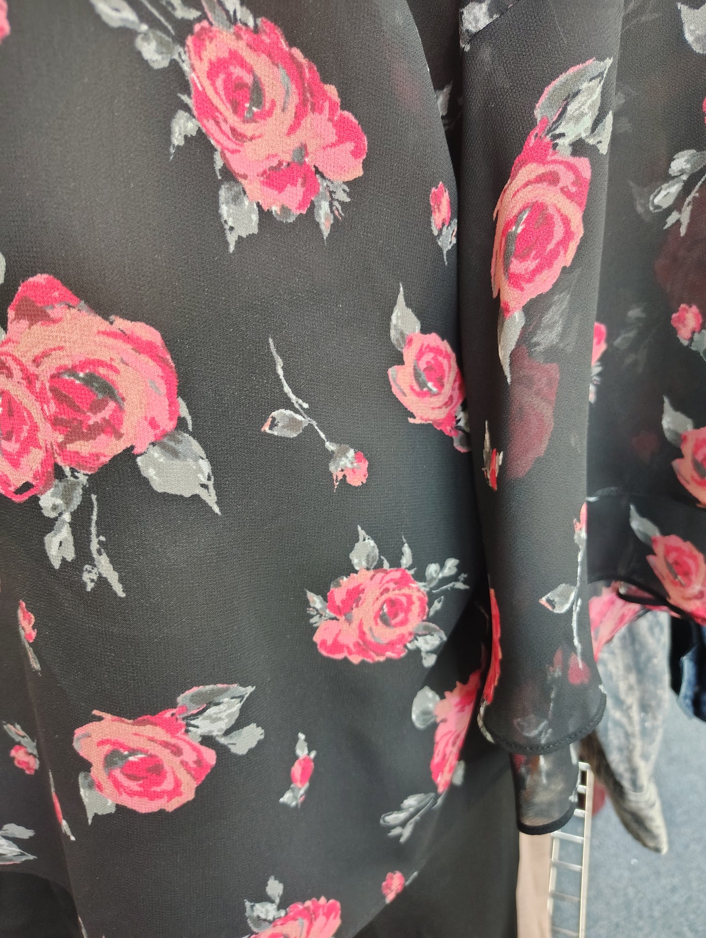 Lane Bryant black floral chiffon flutter sleeve blouse 3x