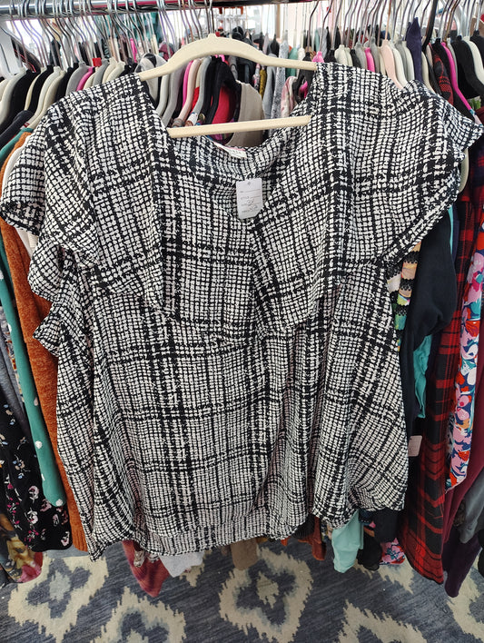 Andree by Unit black white checked top size 3x