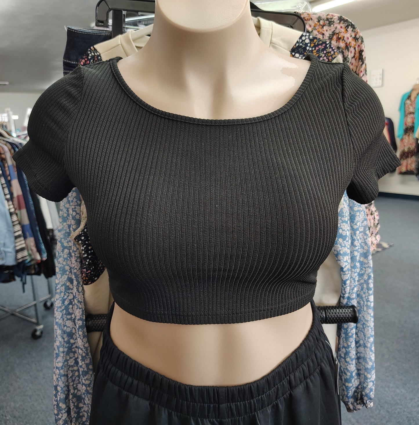 Cider black ribbed crop top new size XL