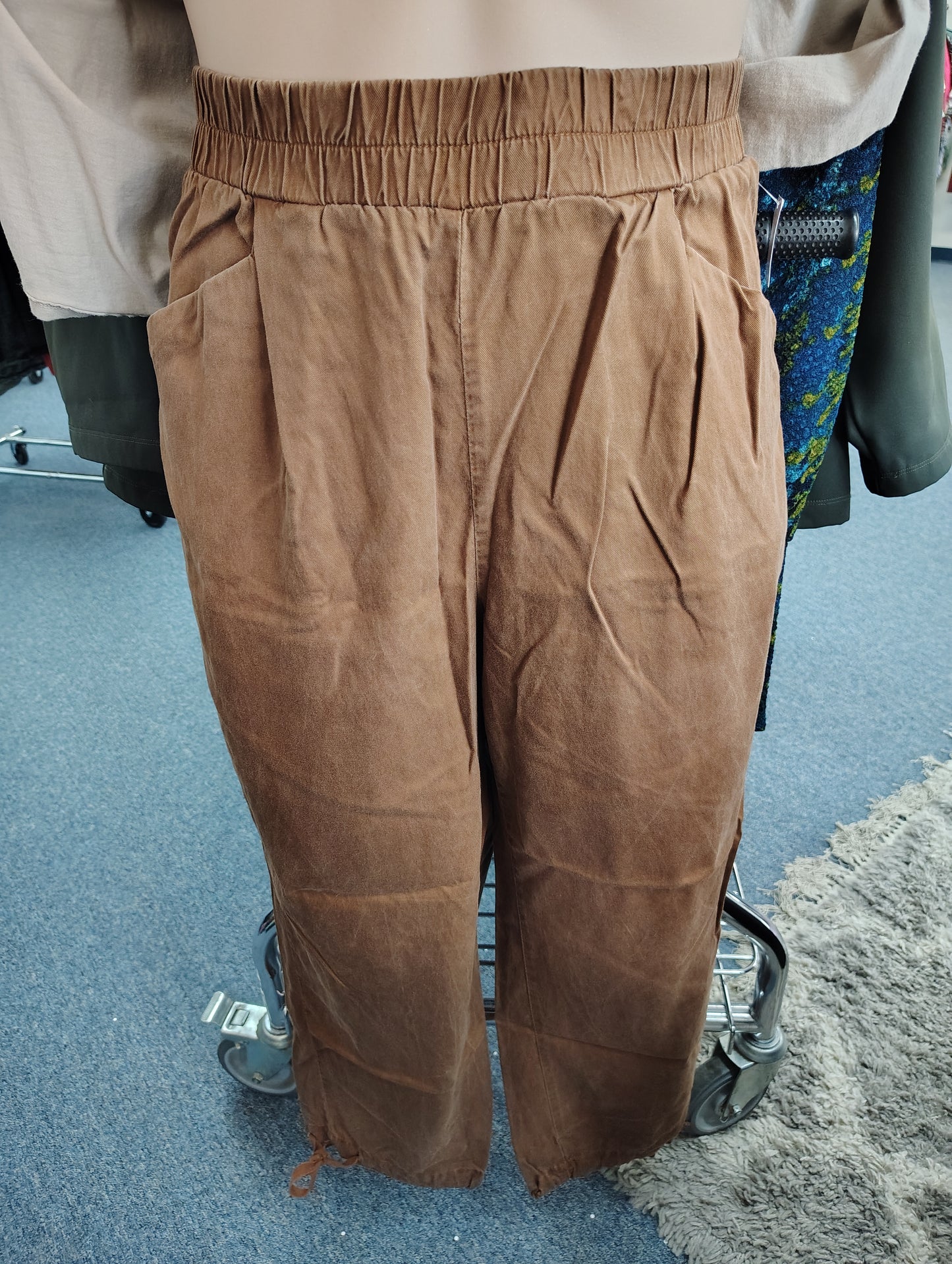 A new day brown pull on tapered leg pants size xxl