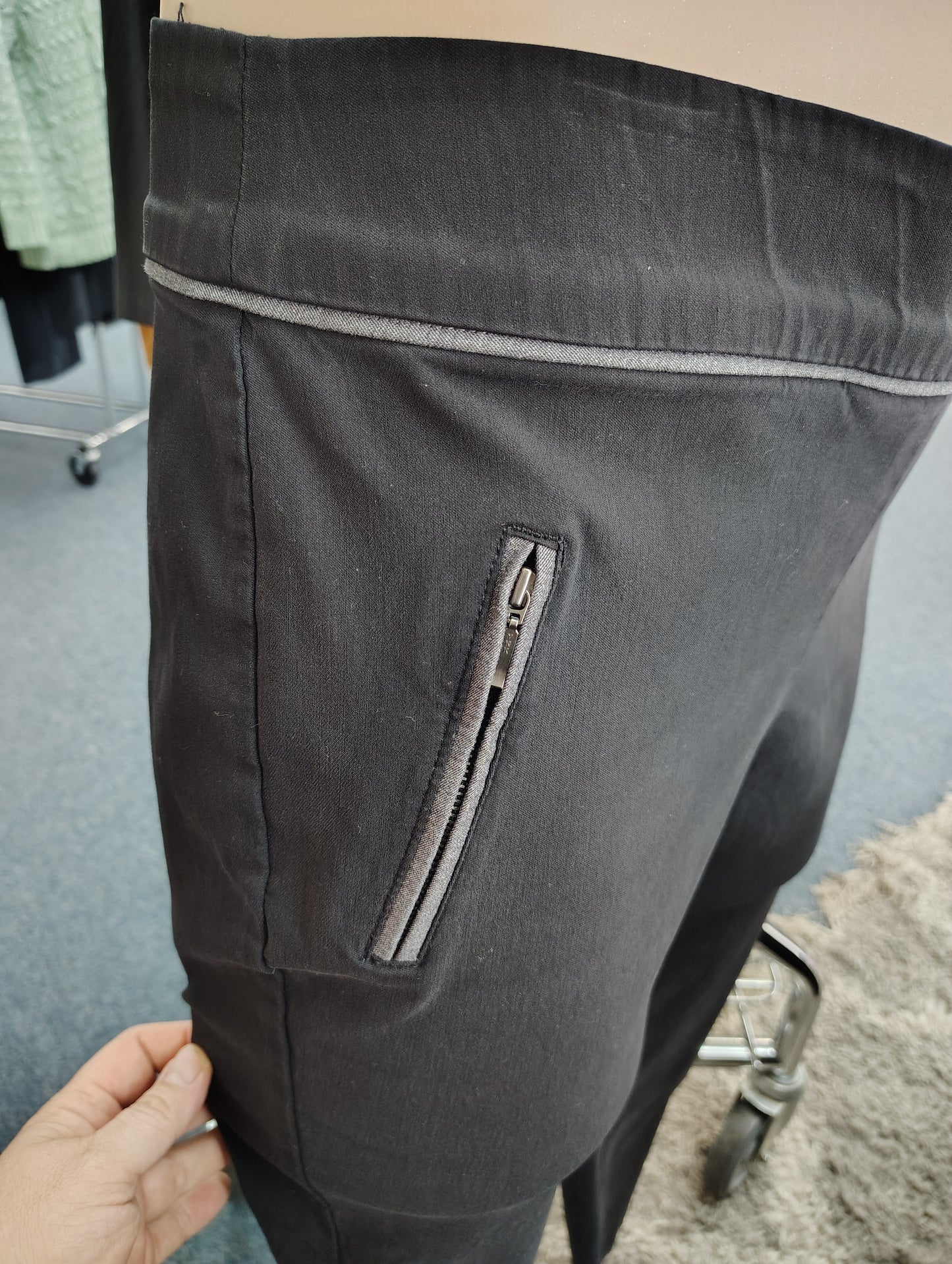 Maurices black skinny dress pant leggings size 1x 14/16