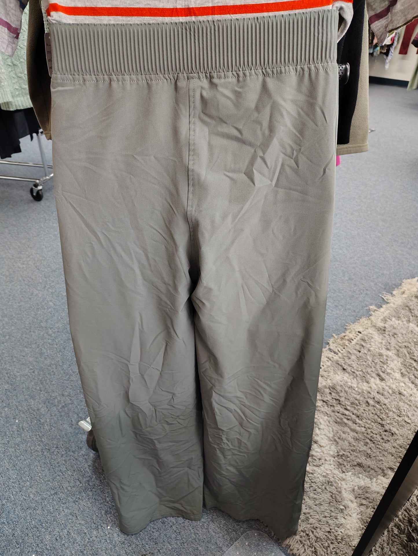 Avia olive green wide leg athletic pants size xxl