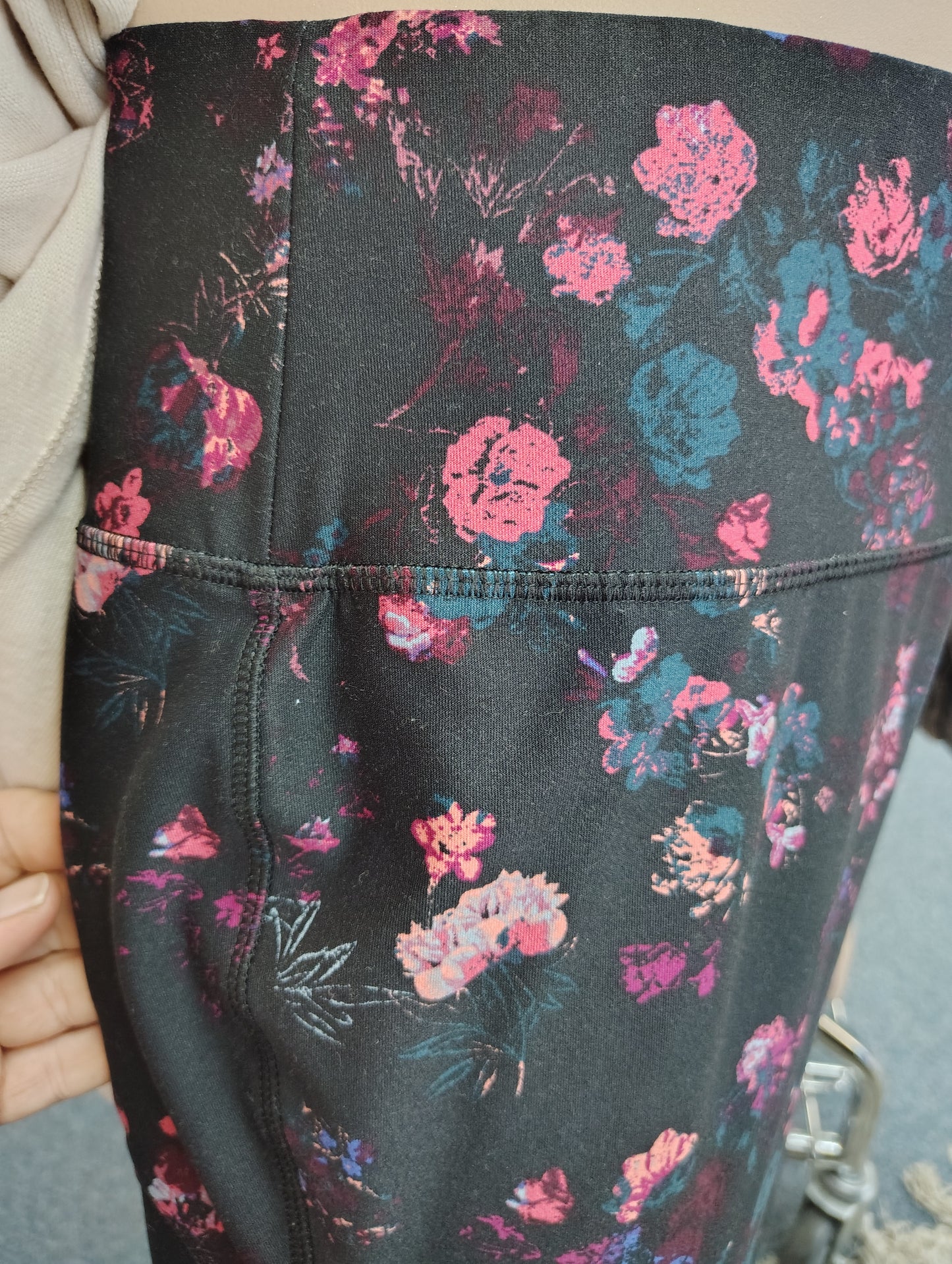 Livi Active floral leggings size 22/24 3x