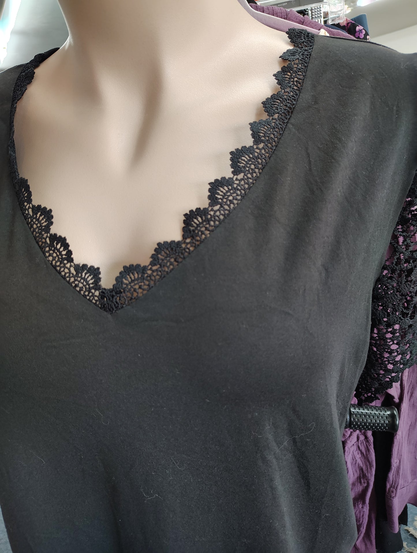 Black lace trim solid top size 5x