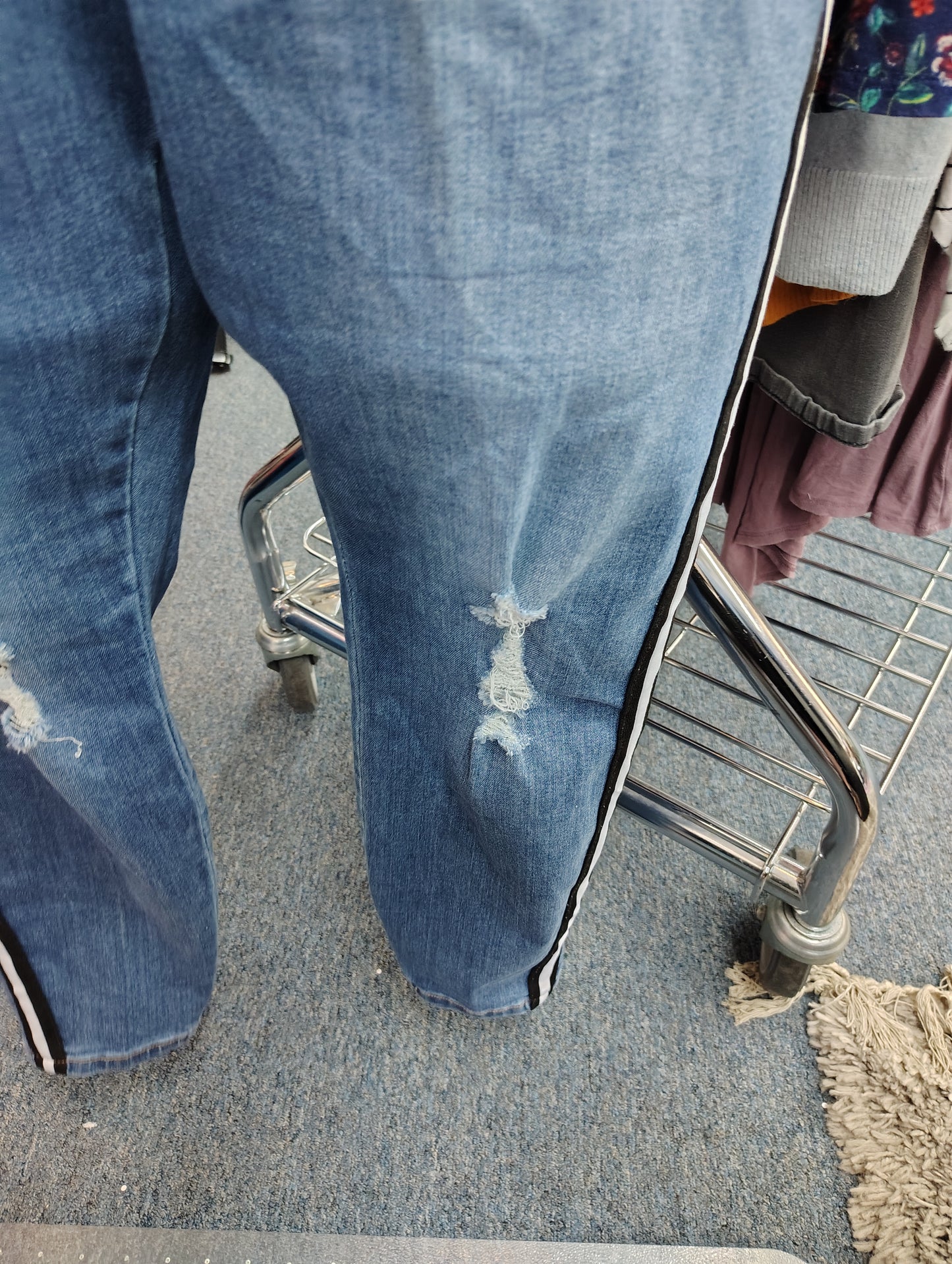 Celebrity Pink mid rise skinny jeans with side stripe size 20