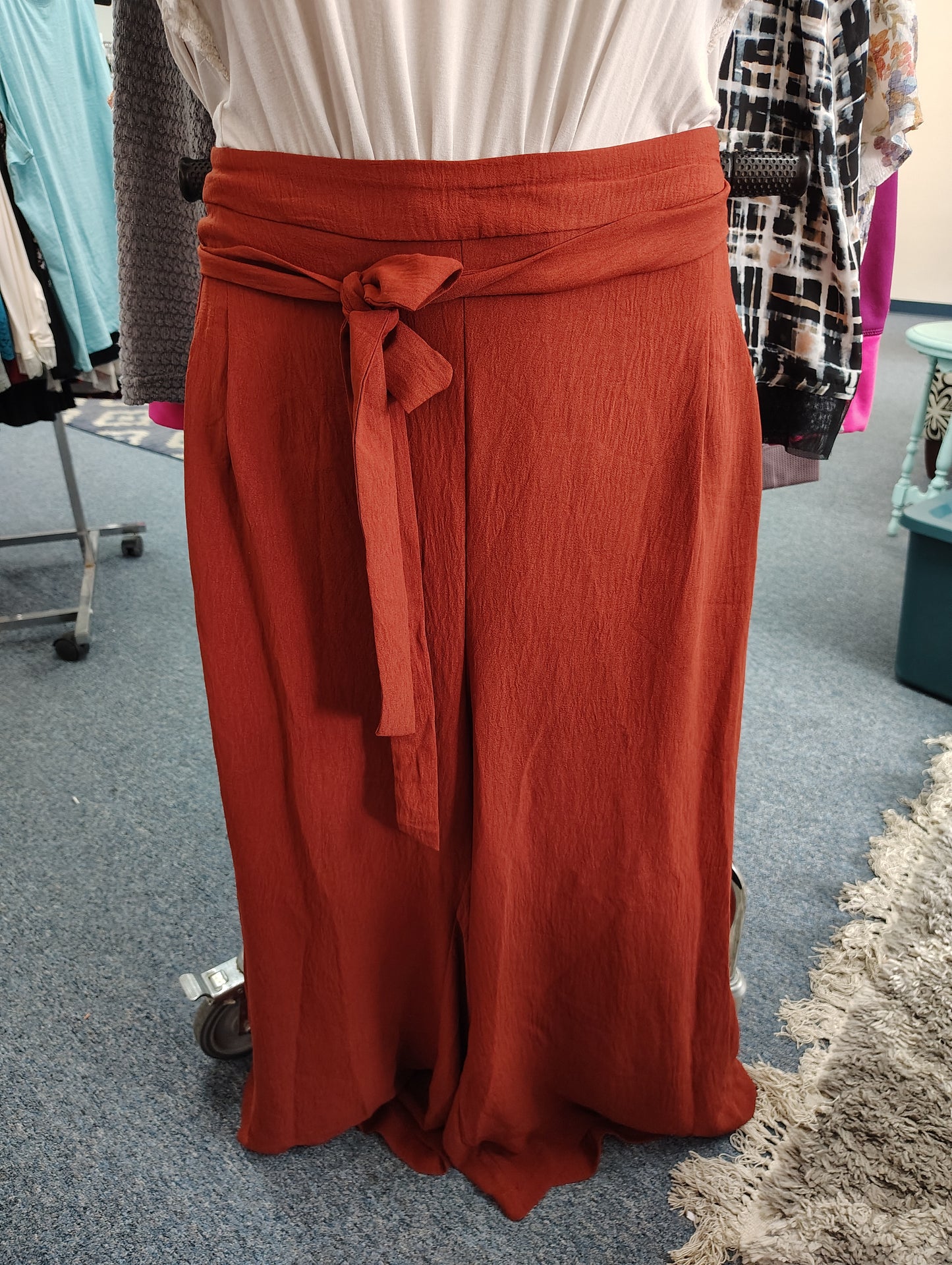 Bloomchic NWT rust orange pull on wide leg size 5x