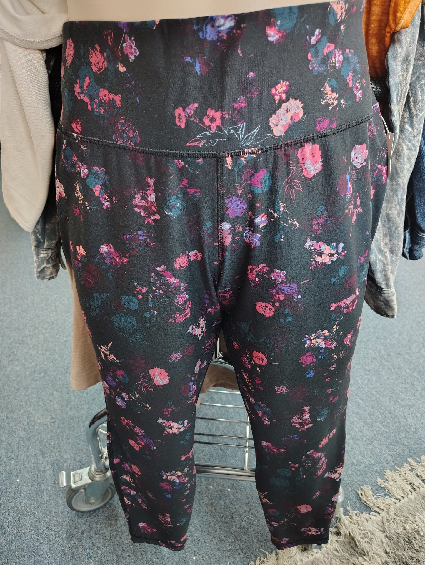 Livi Active floral leggings size 22/24 3x