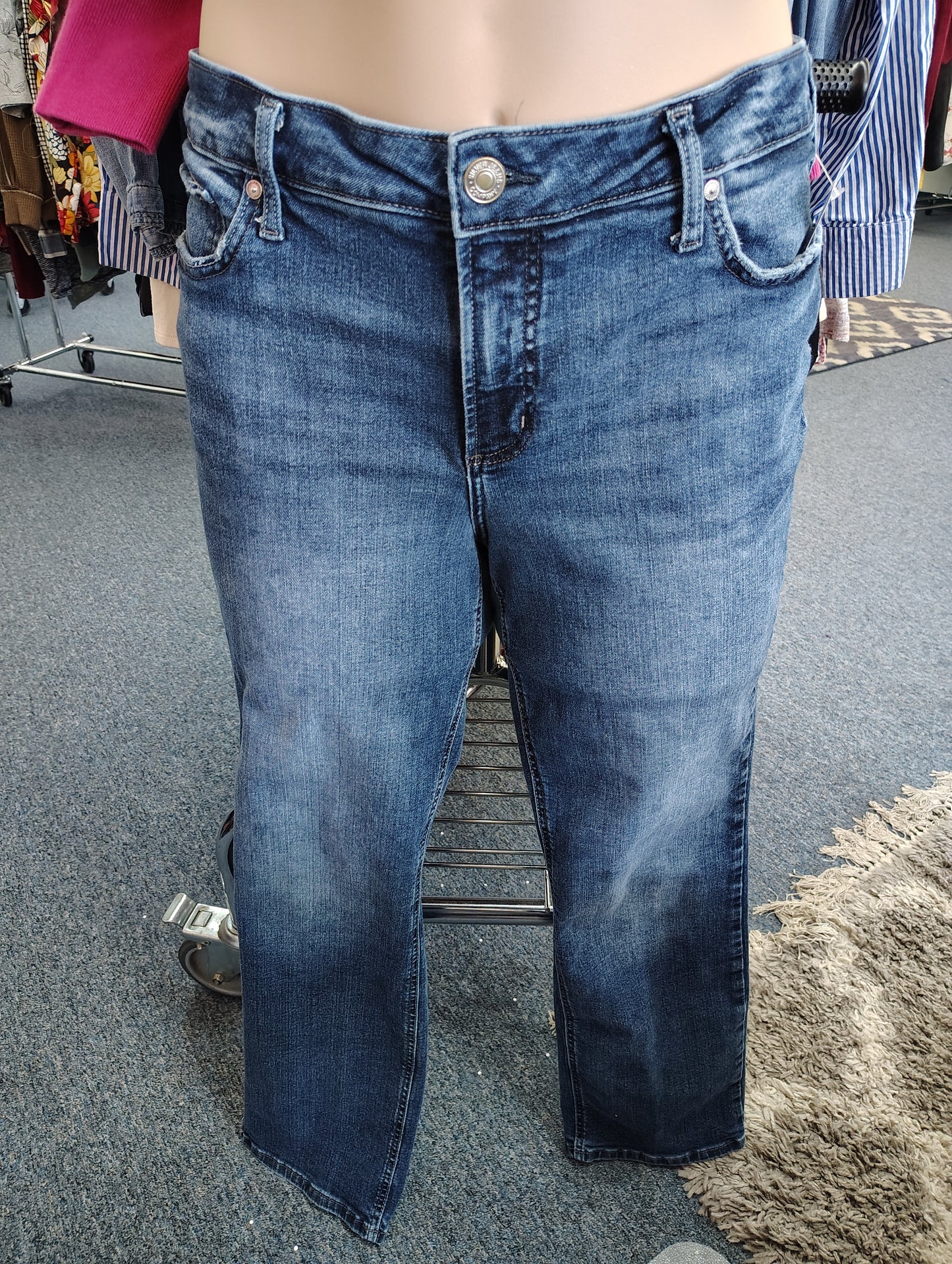 Silver jeans Elyse slim boot size 18 33 inseam