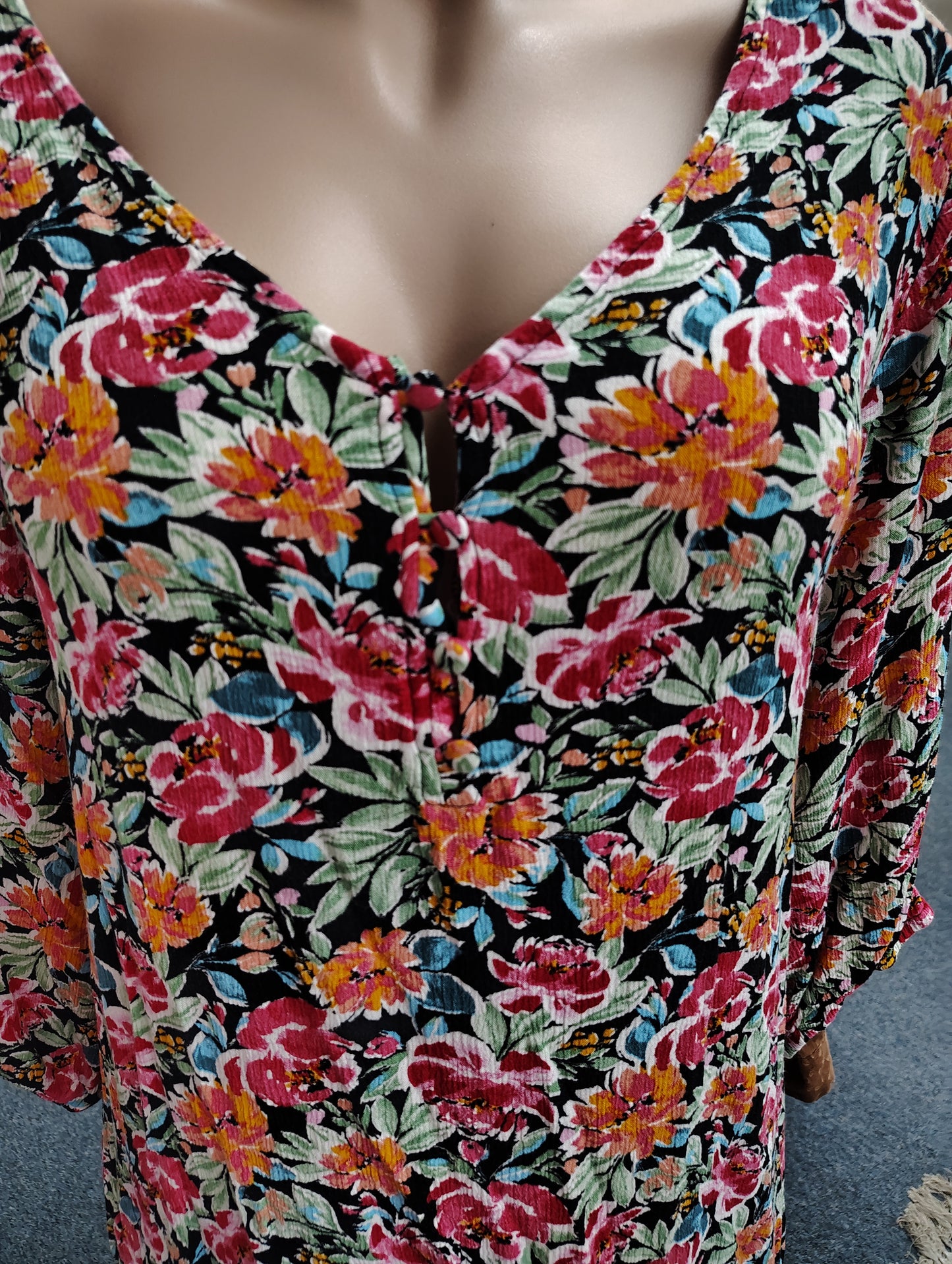Torrid floral tie back tunic top with buttons size 5x