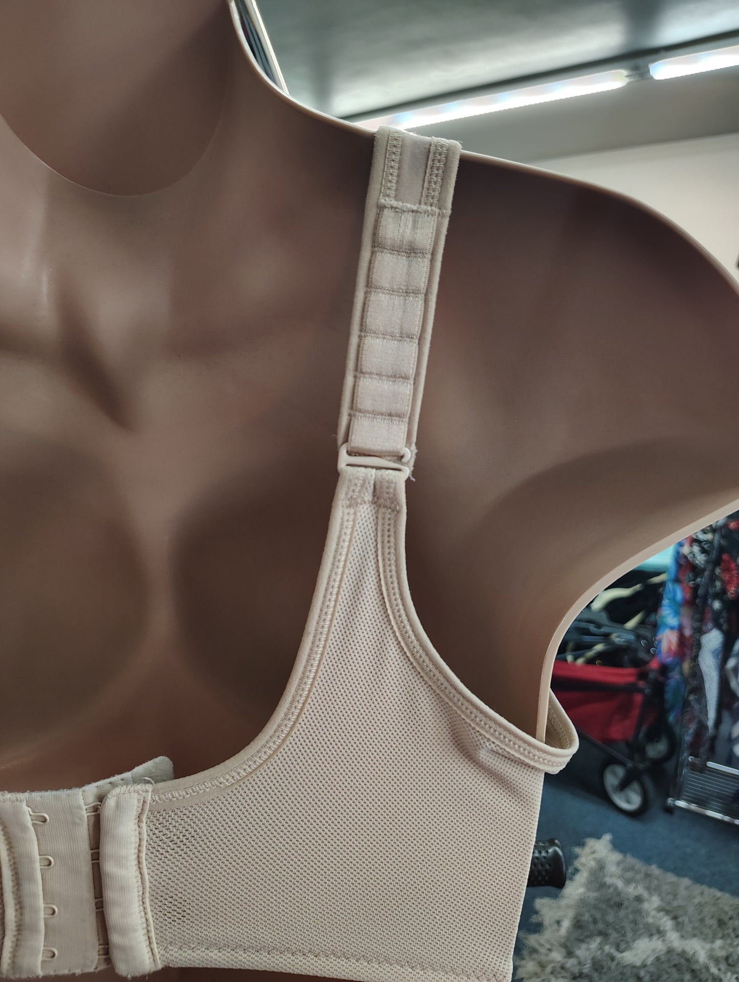 Wacoal nude underwire bra size 40G