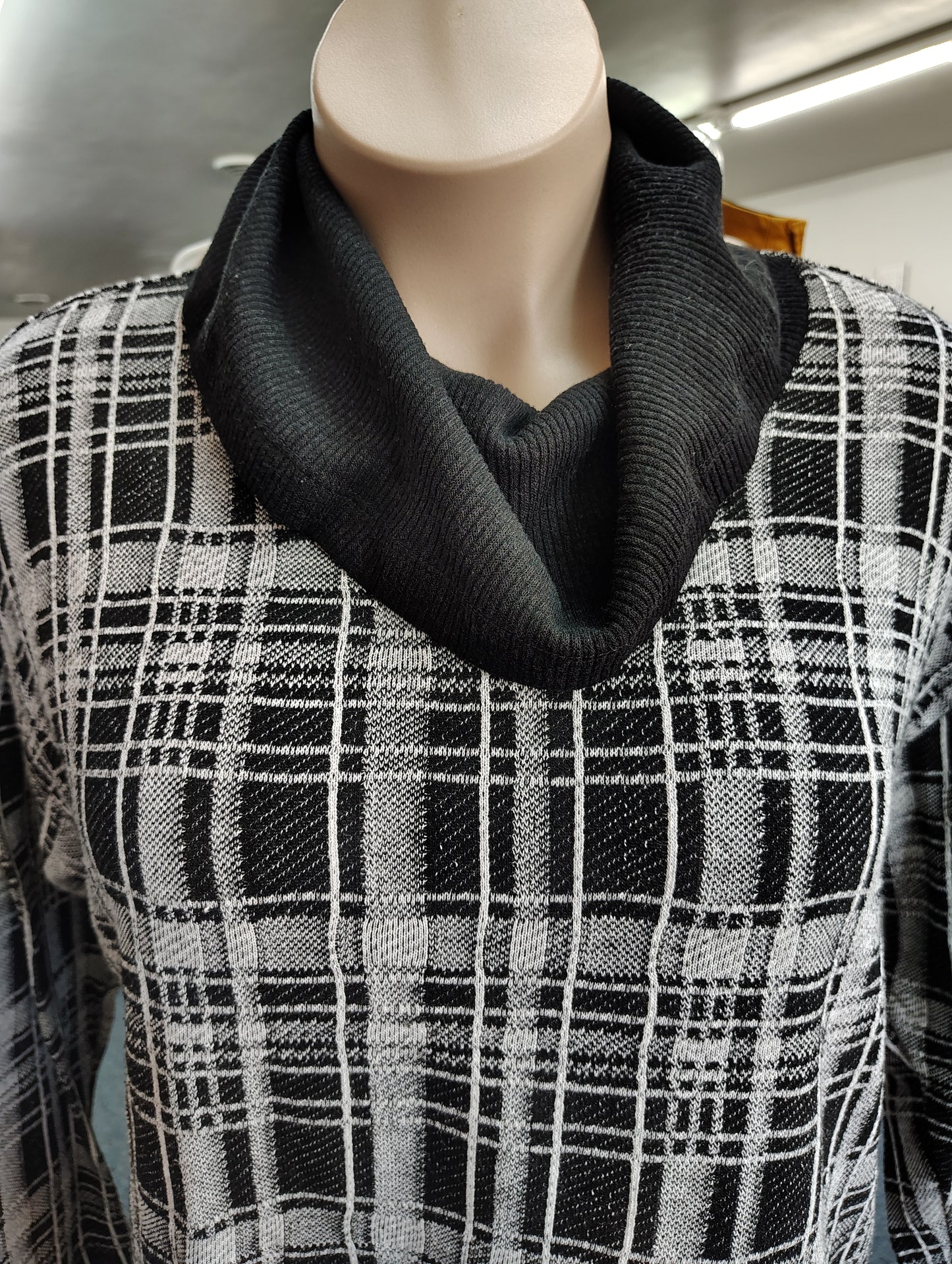 Lane Bryant plaid turtleneck top size 3x