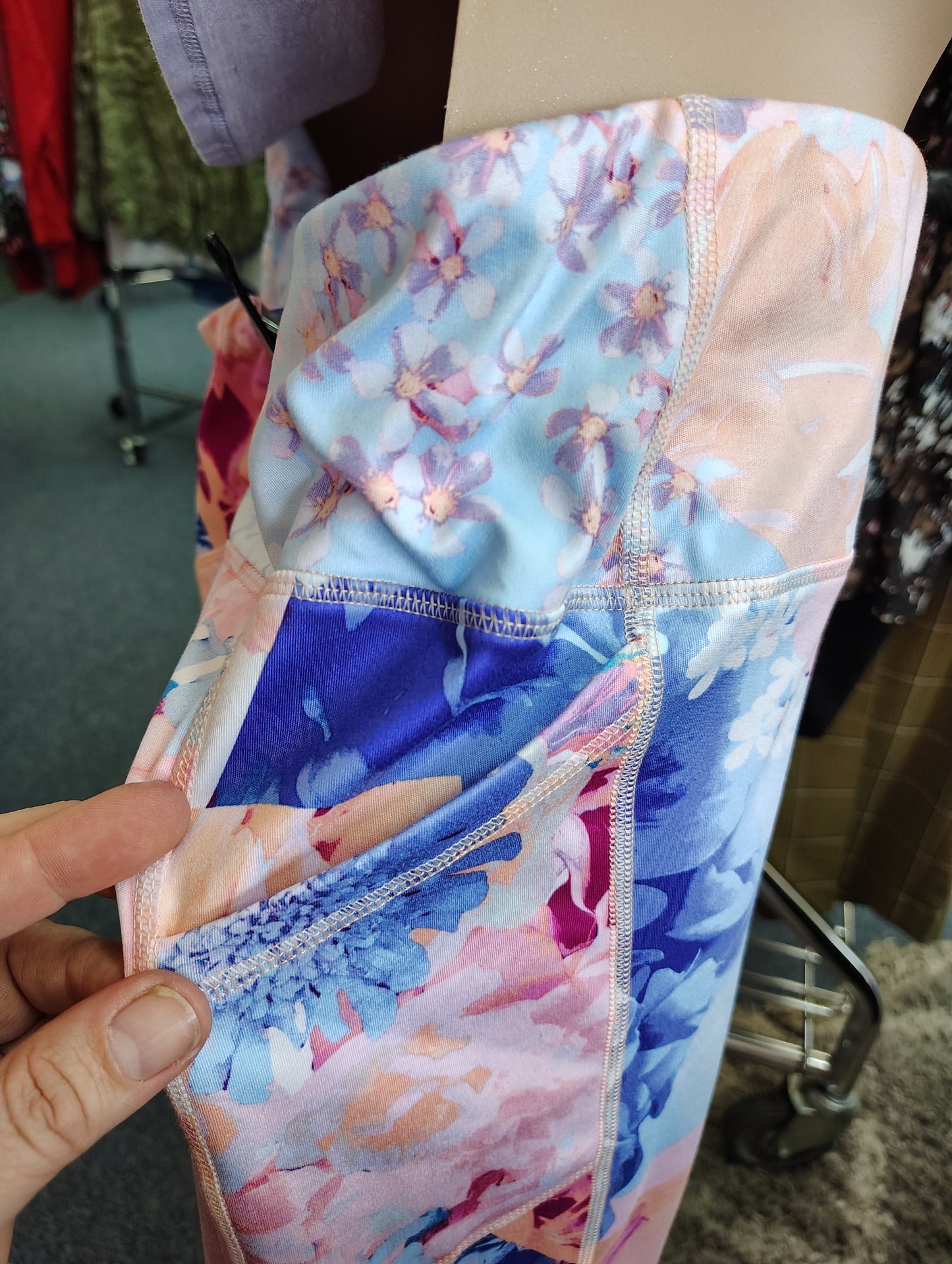 Avia athletic bike shorts pockets size 3x