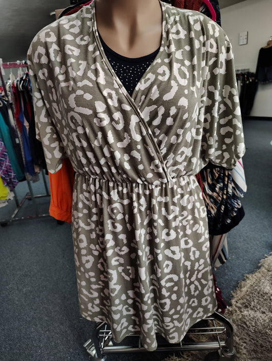 Perfect Peach leopard print green mini dress 3x