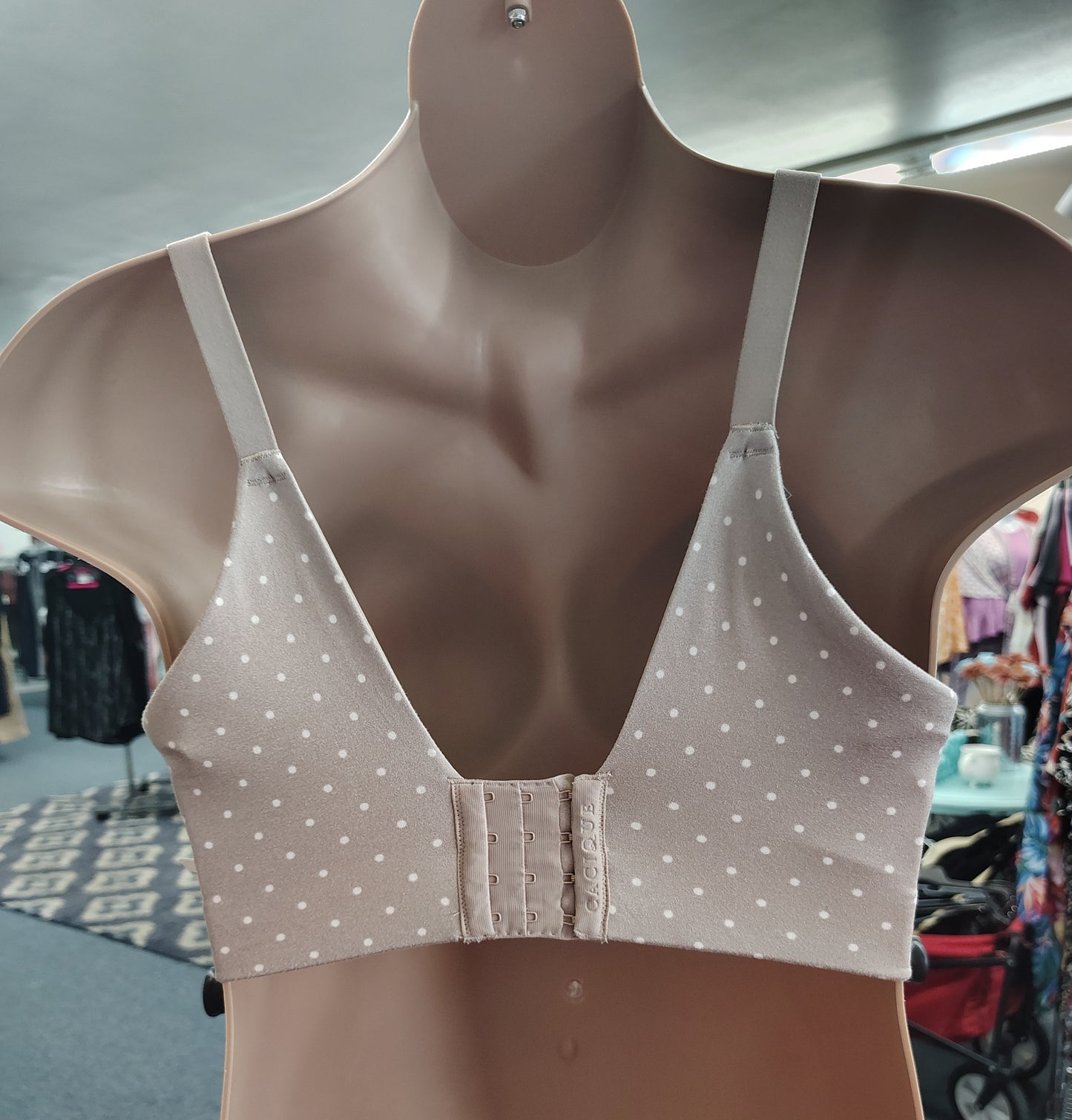 Cacique lightly lined full coverage nude polka dot bra size 40DDD