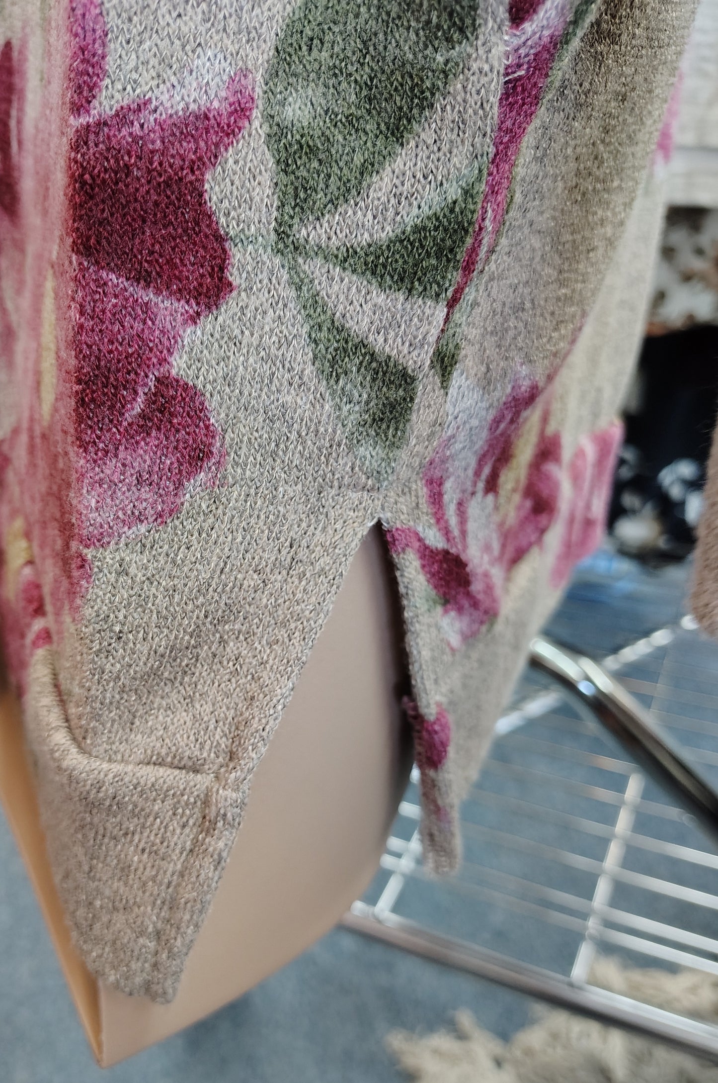 Heimish floral light brown soft top with pockets 2x