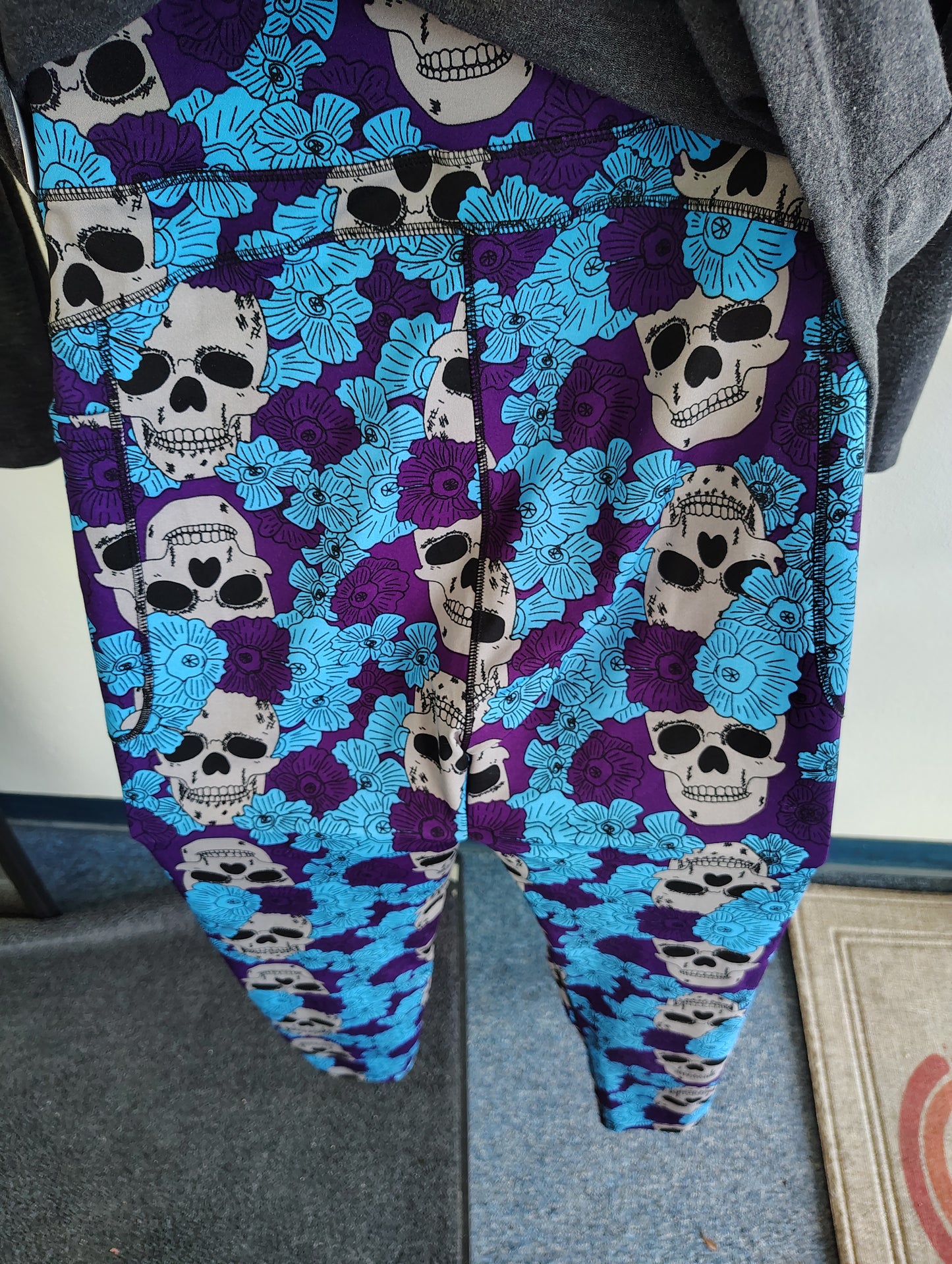 Pop Fit athletic leggings skull print 2x