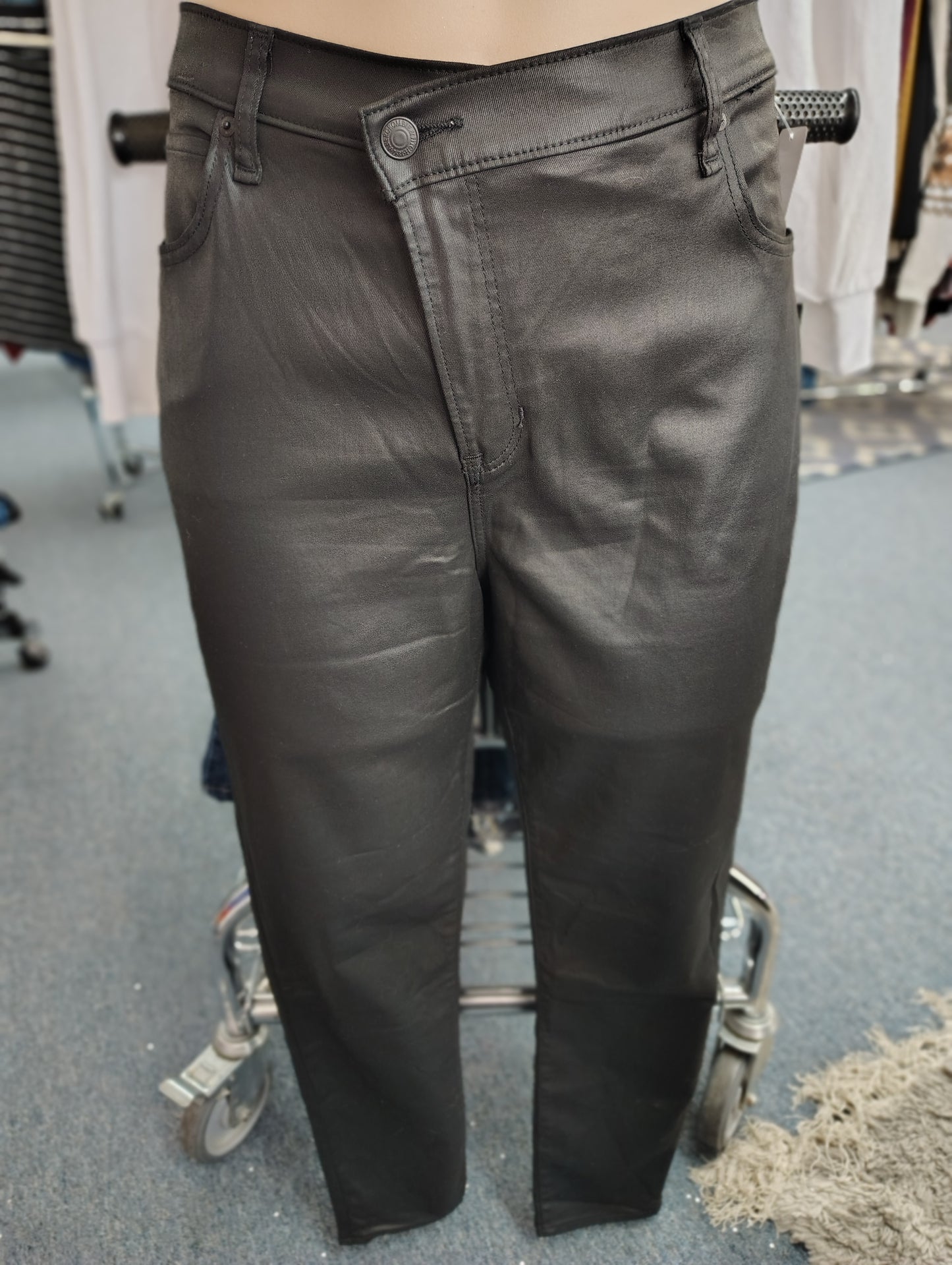 Abercrombie & Fitch super skinny black ankle shiny pants size 18 long