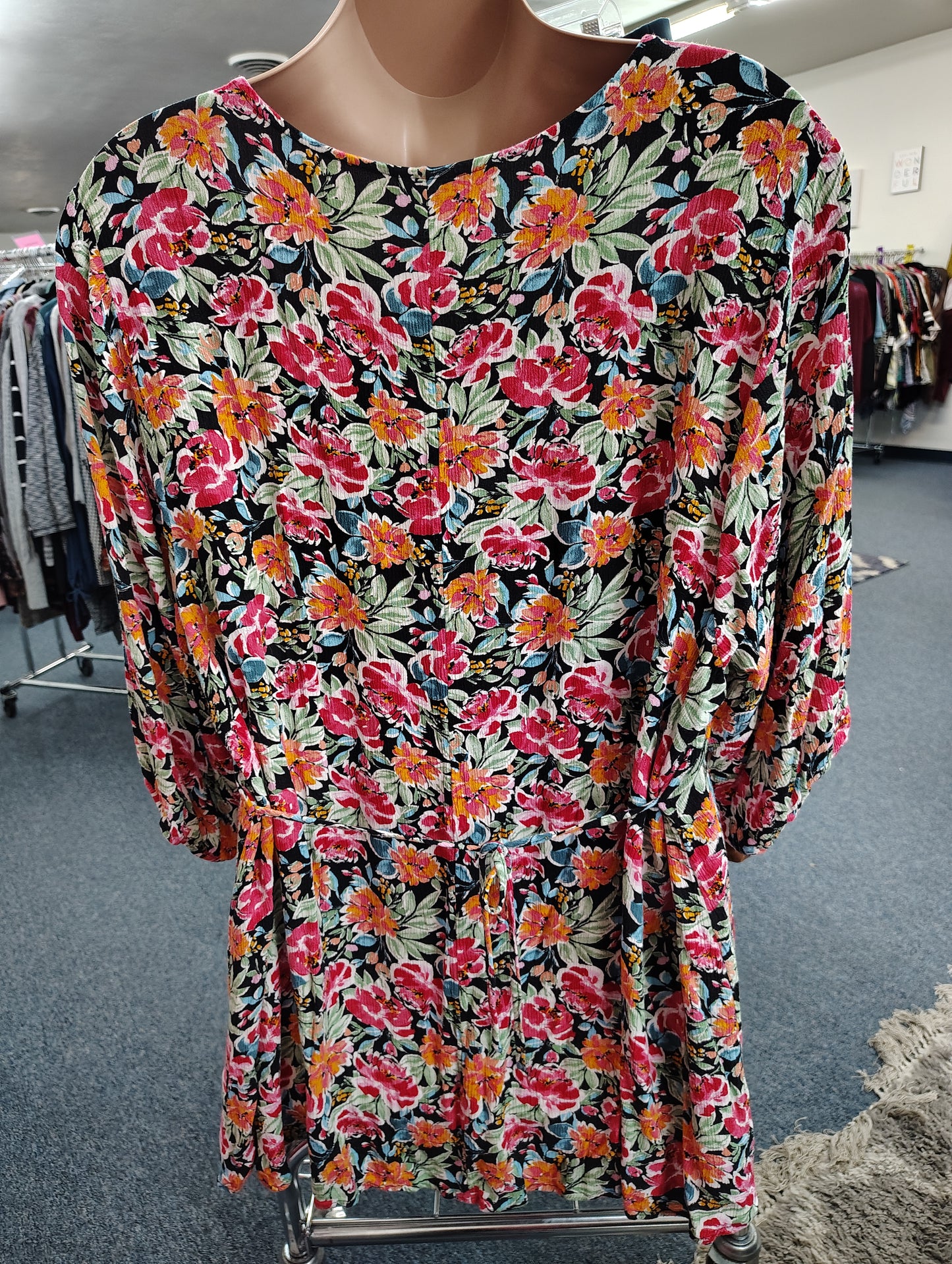 Torrid floral tie back tunic top with buttons size 5x