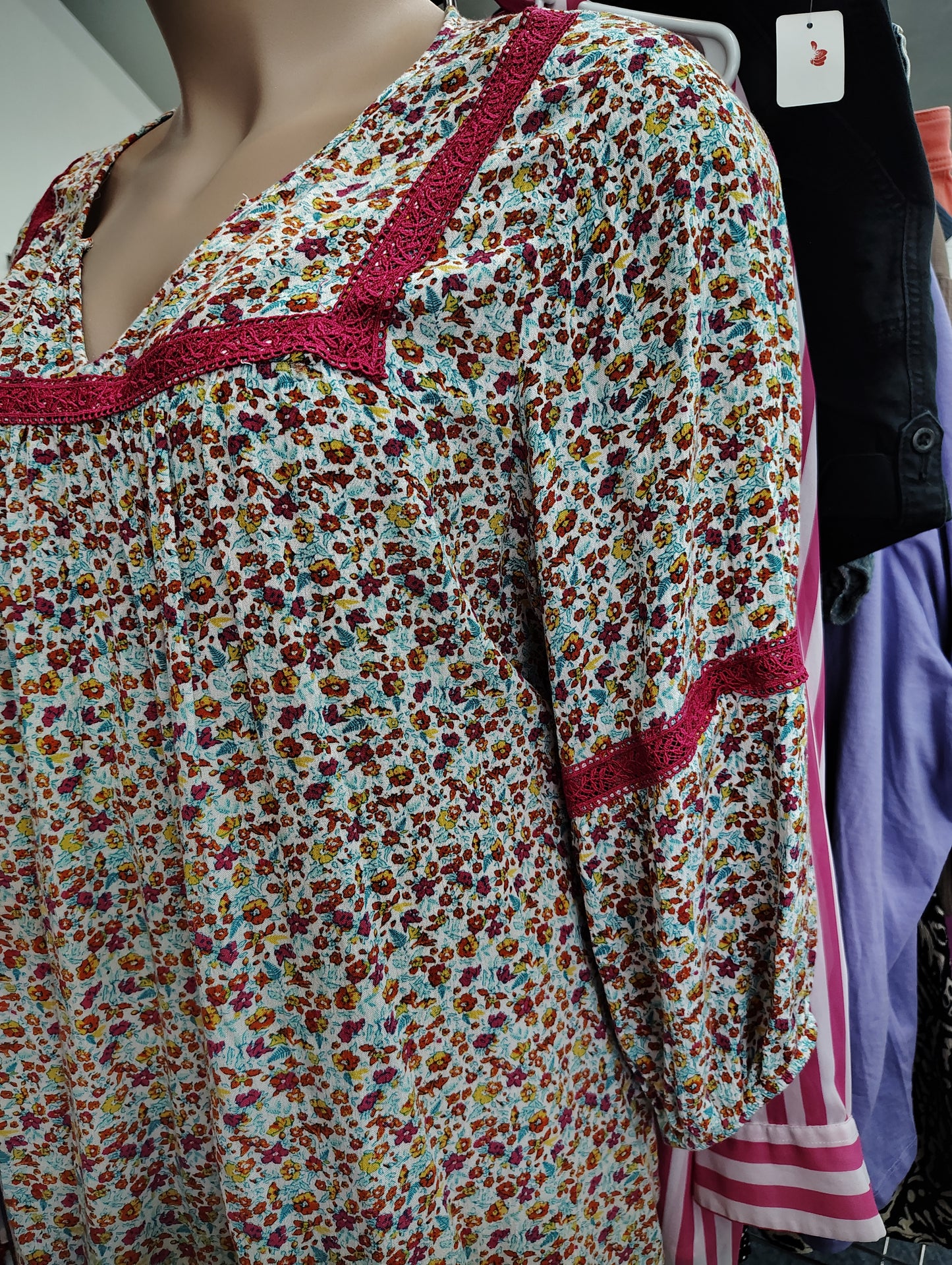 Lane Bryant floral lace trim no stretch top size 4x