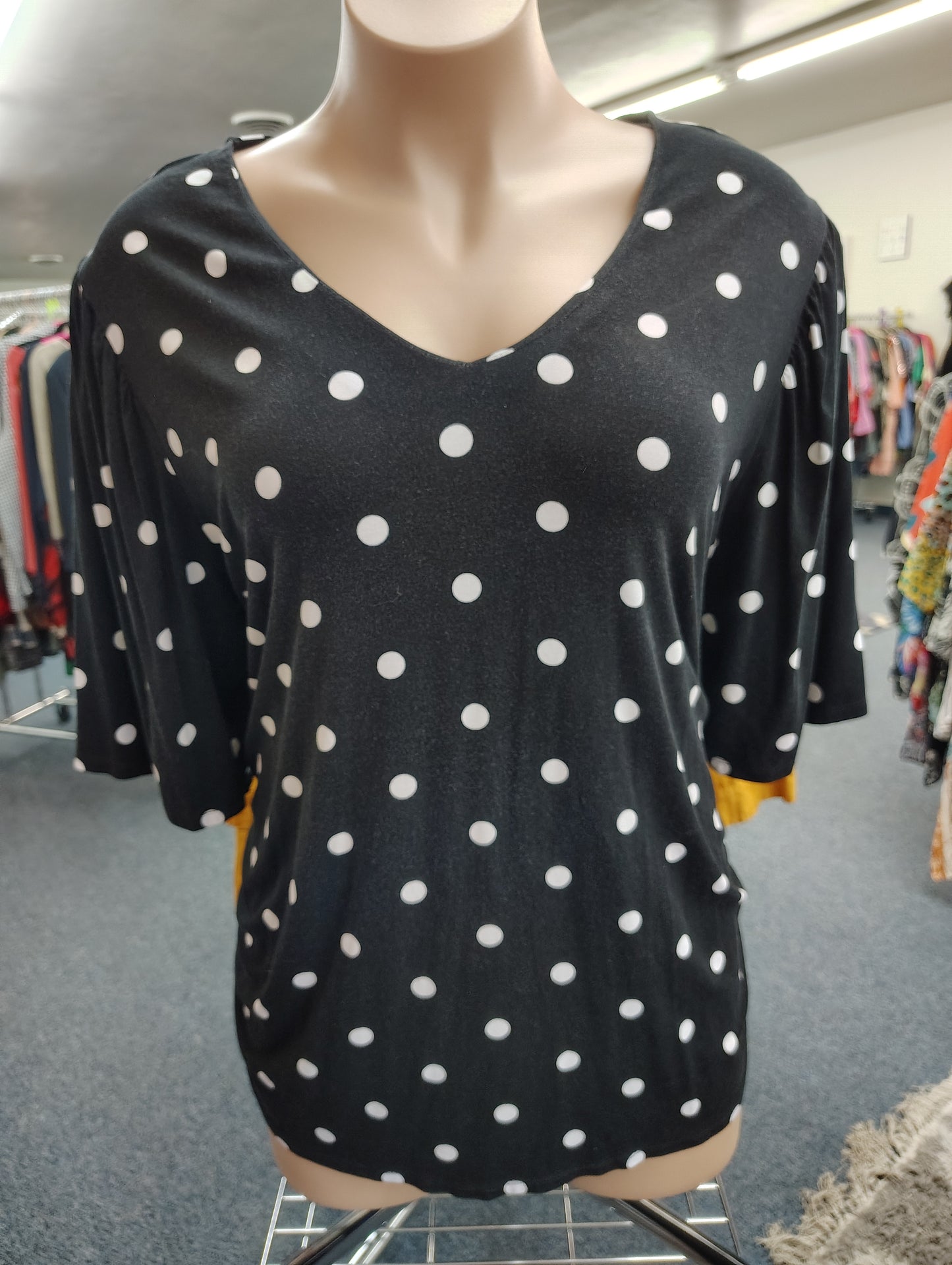 Cato polka dot black top ruched sides 4x