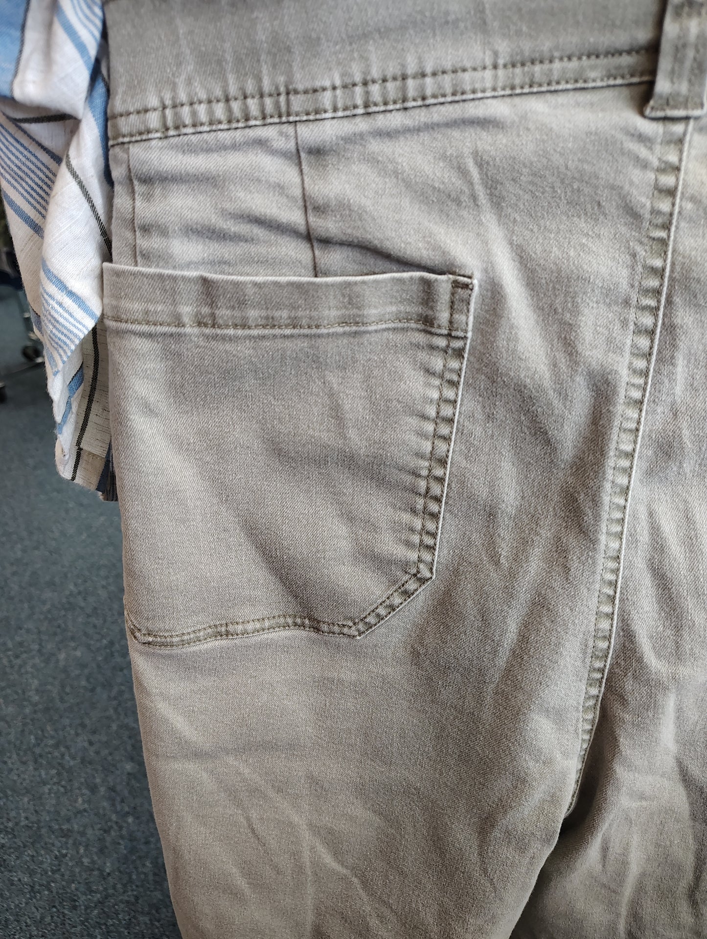 Lane Bryant light green wide leg cropped jeans size 16