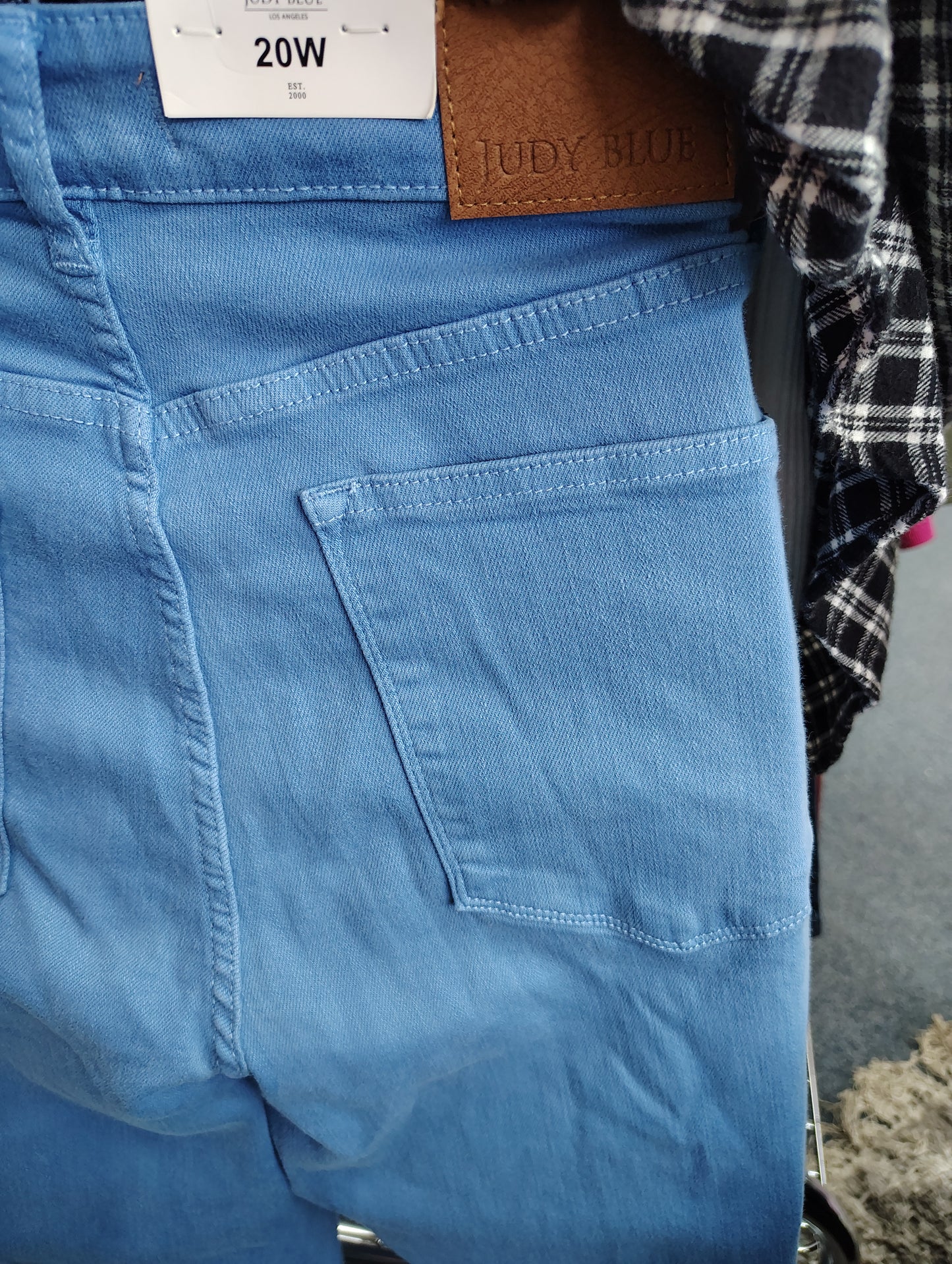 Judy Blue NWT cornflower blue cropped jeans size 20w