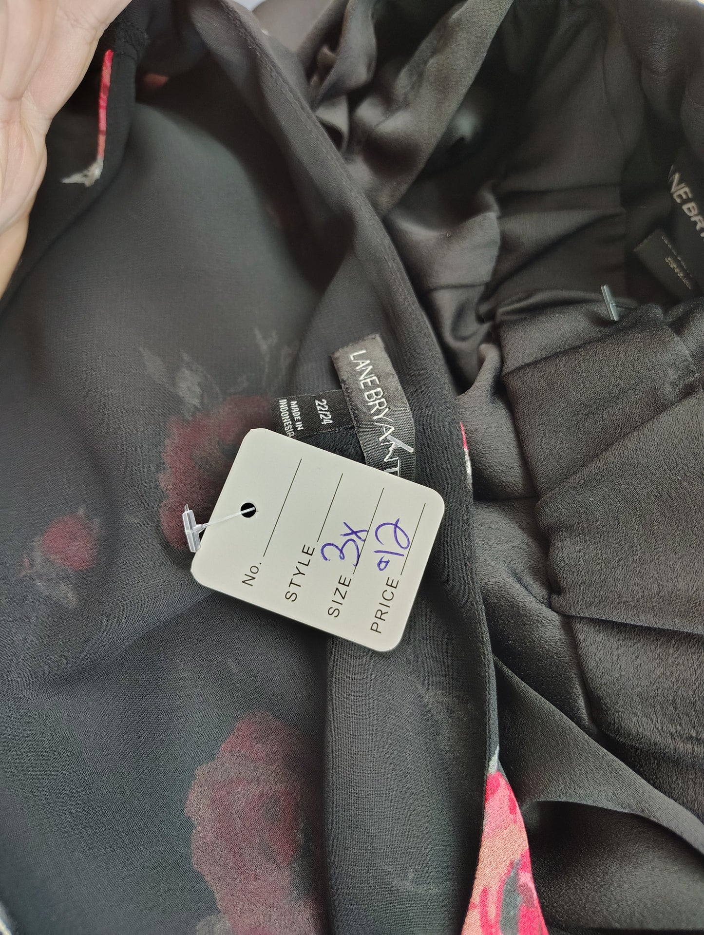 Lane Bryant black floral chiffon flutter sleeve blouse 3x