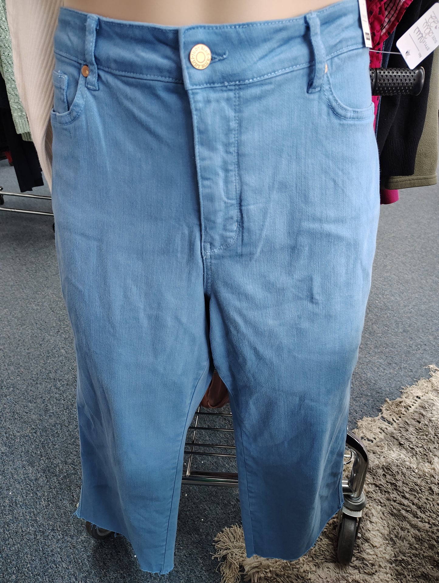 Judy Blue NWT cornflower blue cropped jeans size 20w