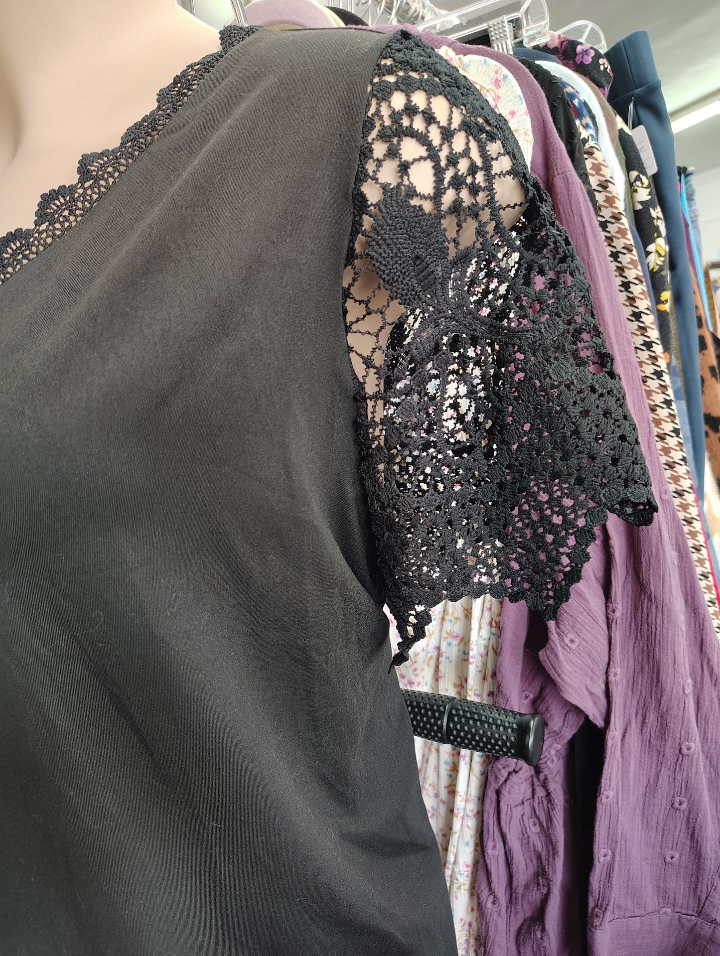 Black lace trim solid top size 5x