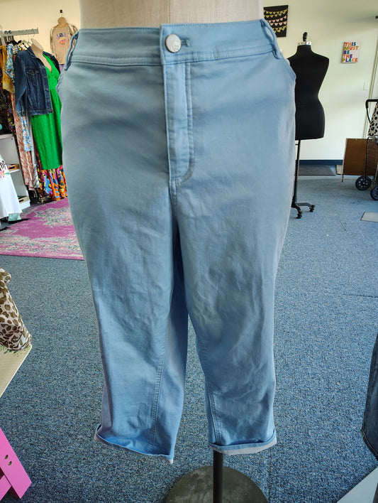 Cato light blue denim capri pants size 24w