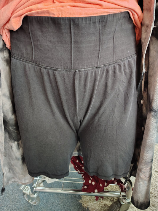 Livi active black biker shorts size 22/24 3x