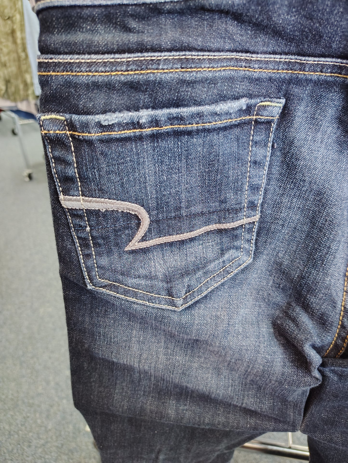 American Eagle Artist jeans flare size 14 short low rise