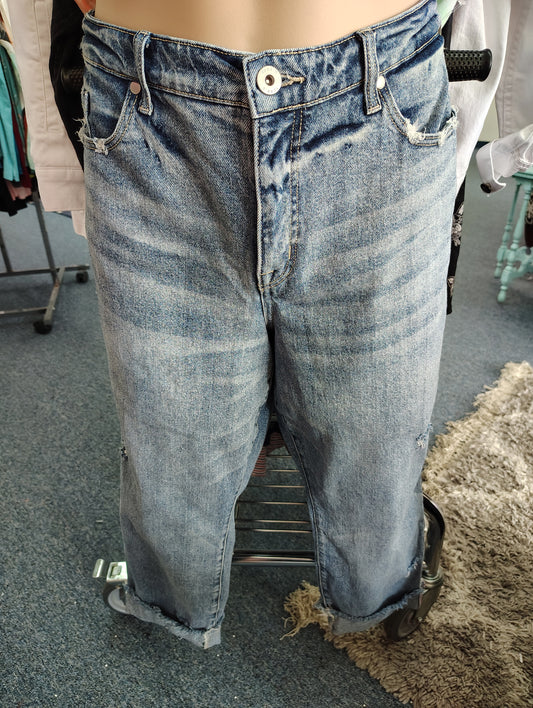 Torrid cropped distressed jeans size 22 tall