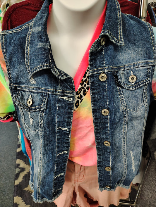 Maurices distressed denim vest size 1x