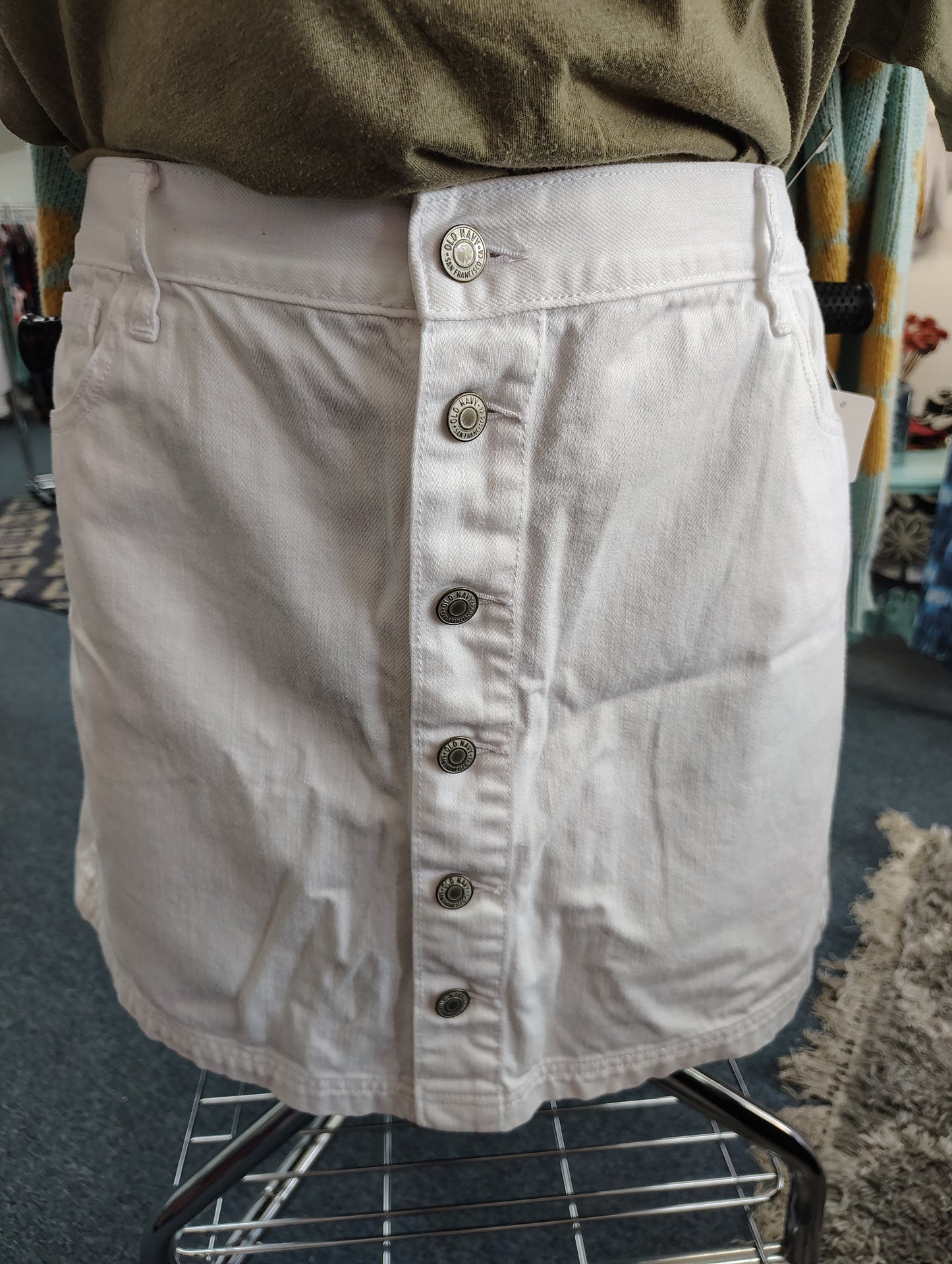 Old Navy white button front mini skirt size 18